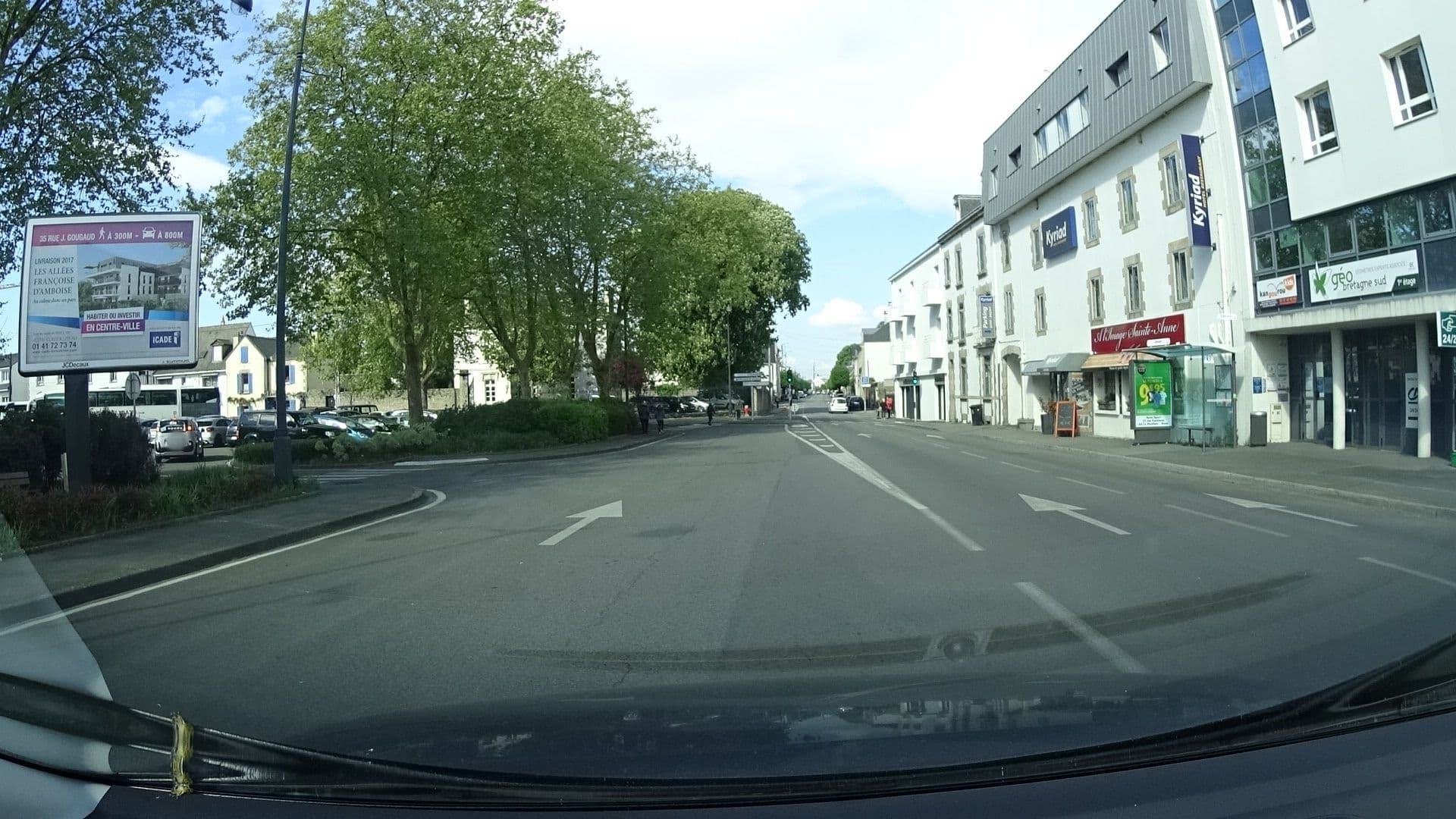 Street view near Best Western Hôtel Vannes Centre Adhérent, Vannes — © ljbouere (CC BY-SA · Mapillary)