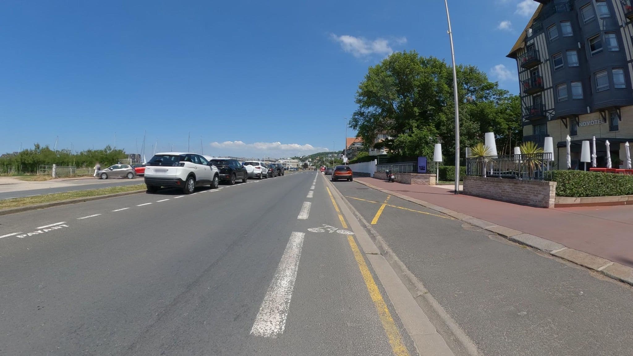 Street view near Novotel, Deauville — © Nzau (CC BY-SA · Mapillary)