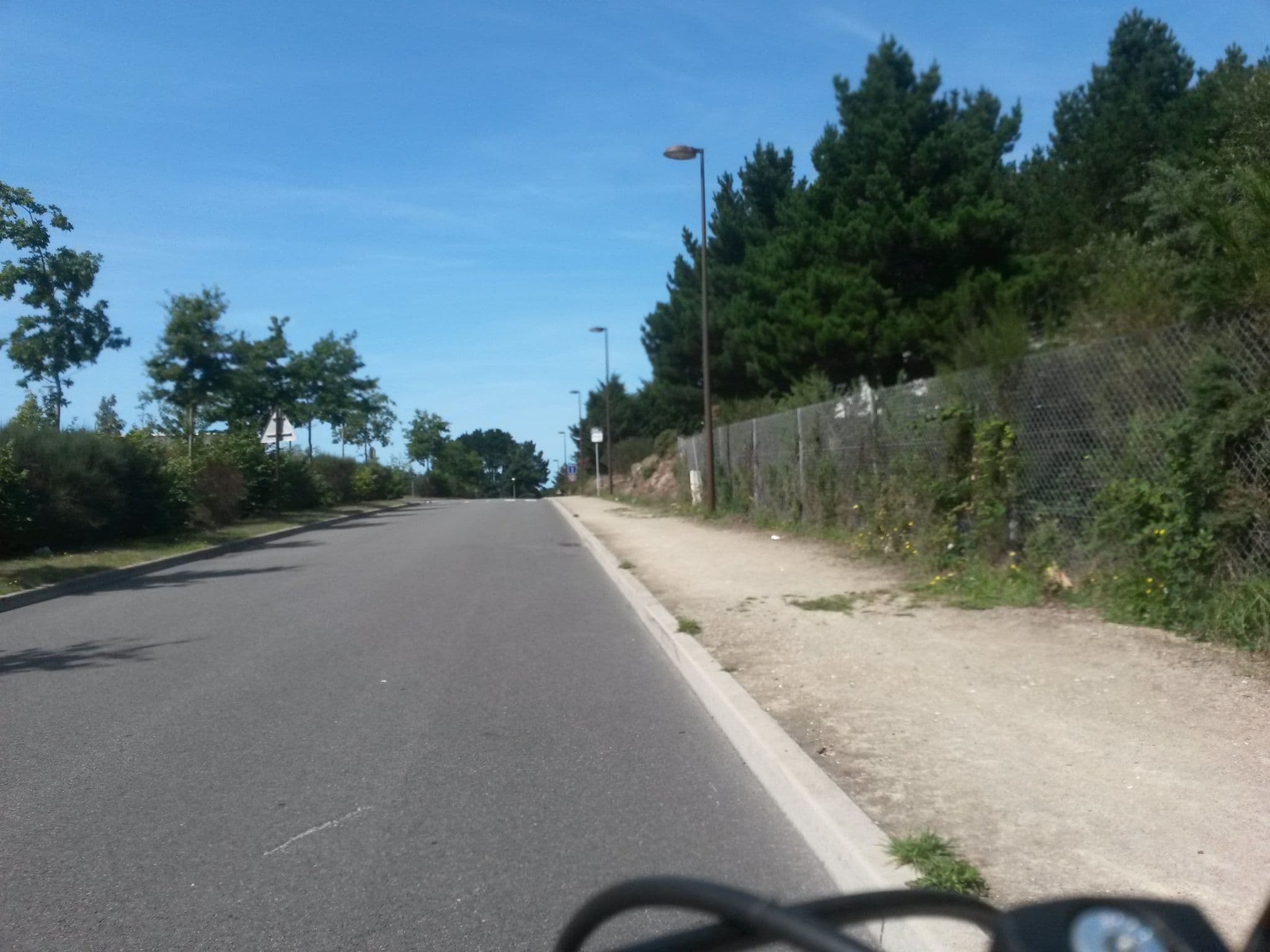 Street view near Eco Nuit Hôtel, Guérande — © rausk (CC BY-SA · Mapillary)