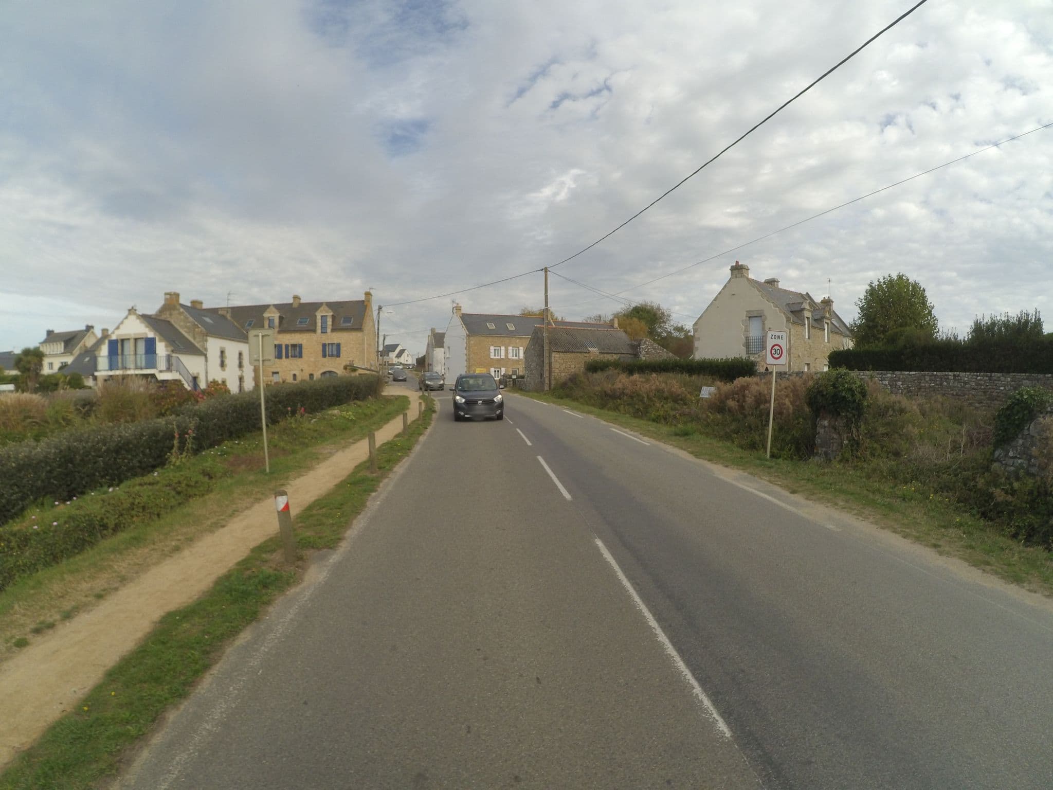 Street view near Chaumière des Dunes à 350m de la plage de Kerhillio, Erdeven — © stephanep (CC BY-SA · Mapillary)