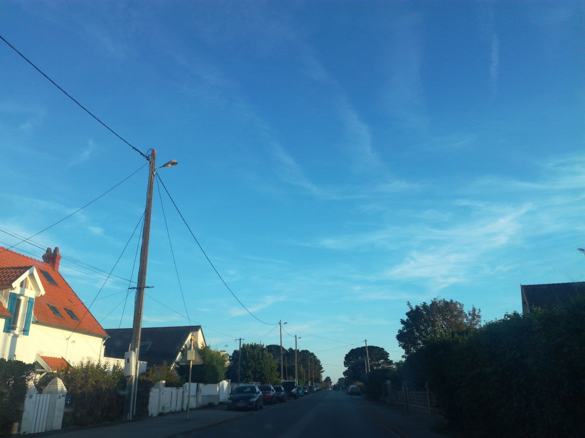 Street view near Appartement RÉSIDENCE de la GRÈVE, Saint-Pierre-Quiberon — © kriom (CC BY-SA · Mapillary)
