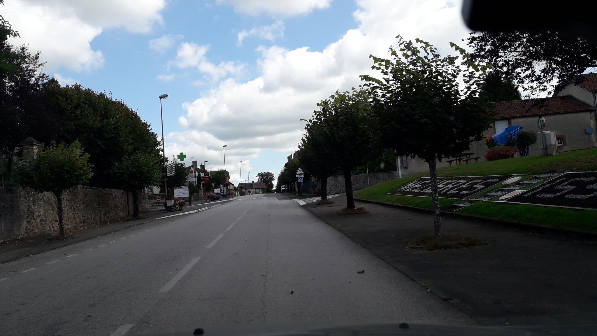 Street view near Aire Camping-car Mézières-sur-Issoire, Peyrat-de-Bellac — © eric_s (CC BY-SA · Mapillary)