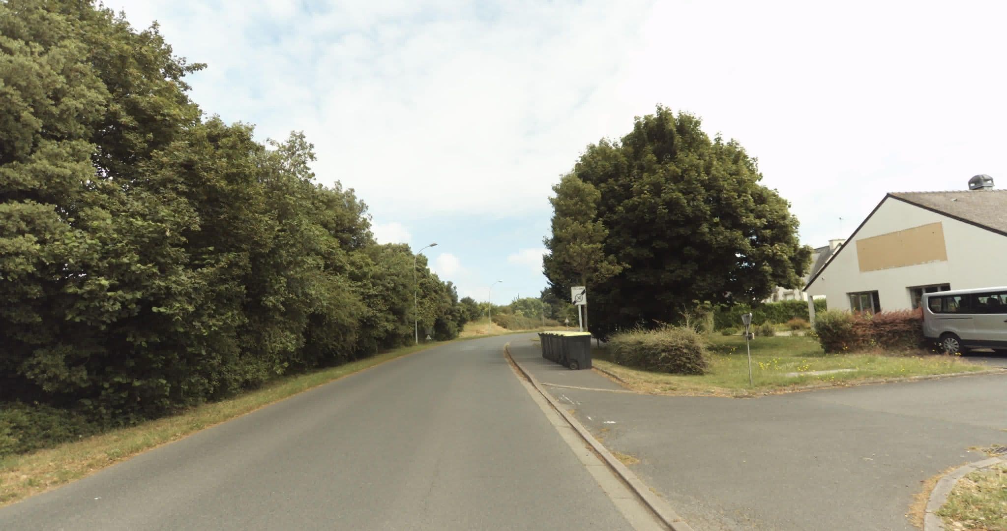 Street view near Hôtel Restaurant Campanile, Langueux — © sogefi (CC BY-SA · Mapillary)