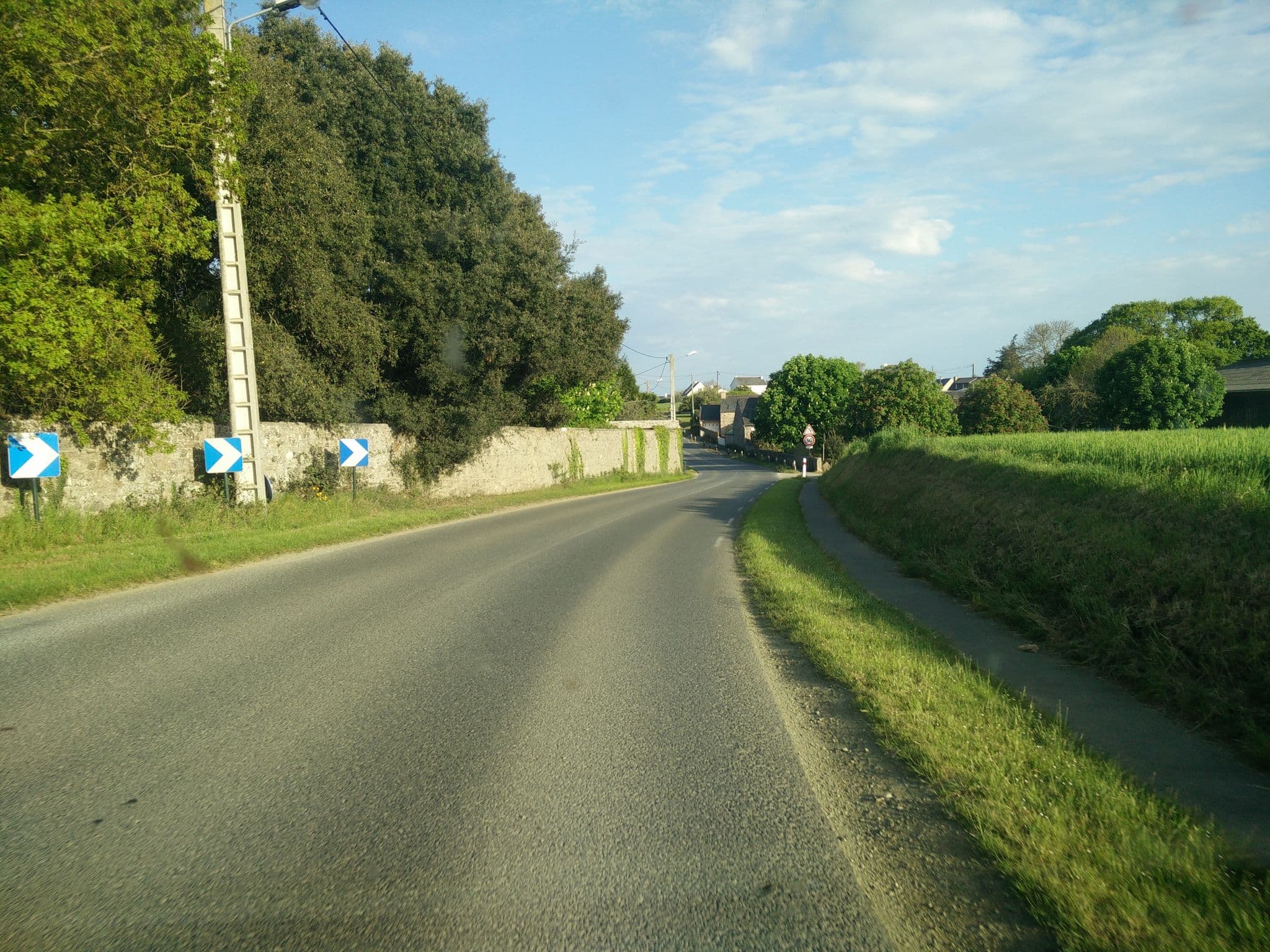 Street view near Manoir de Langourian, Erquy — © joostjakob (CC BY-SA · Mapillary)