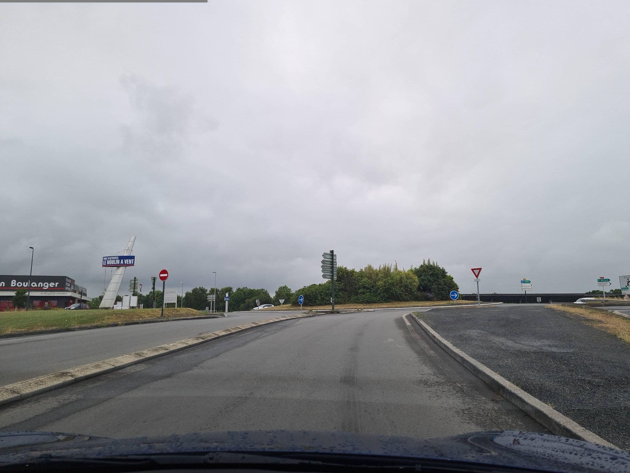 Street view near Tec'Hôtel, Yffiniac — © kino (CC BY-SA · Mapillary)