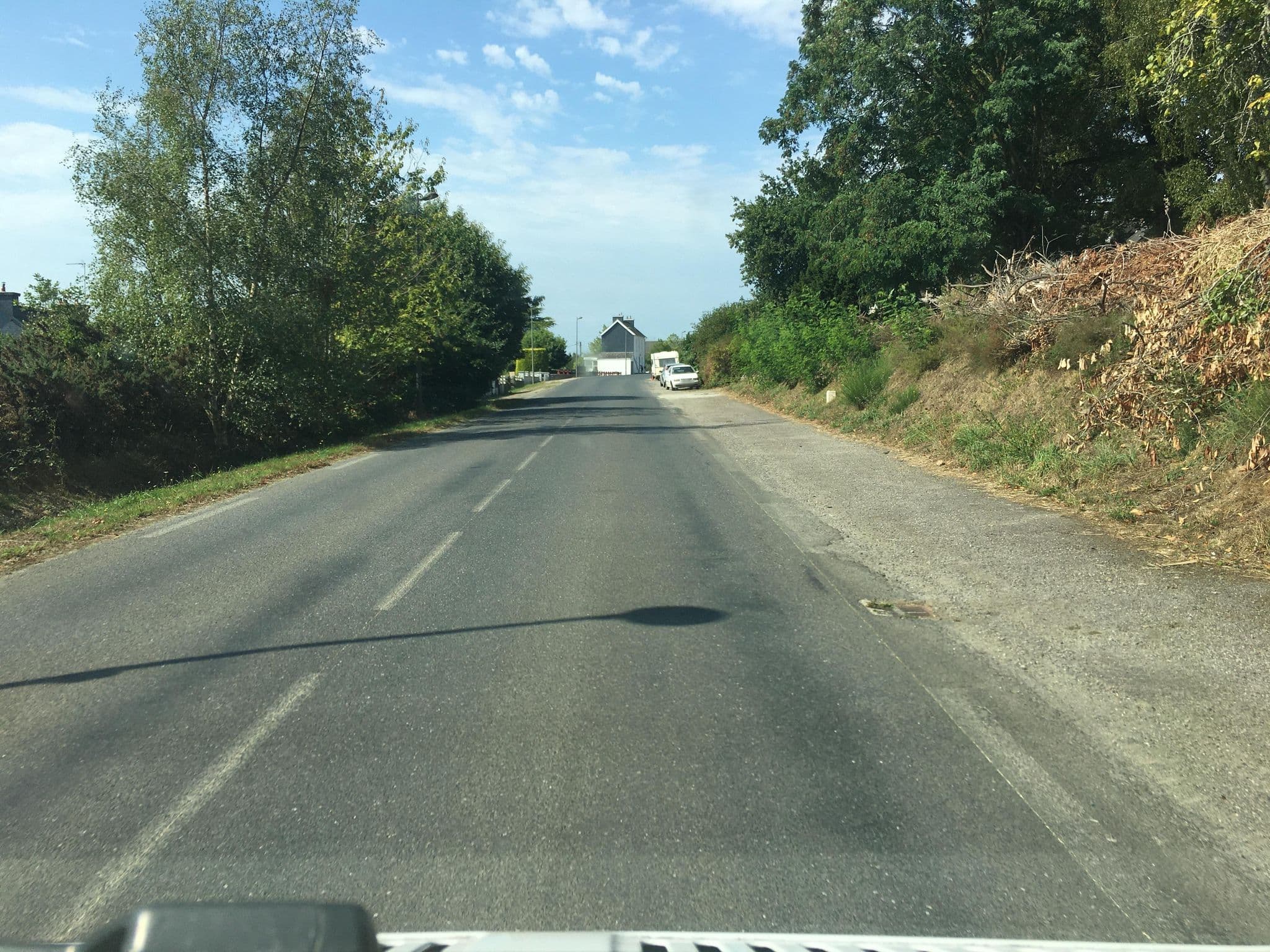 Street view near Caurel Cottage, Mûr-de-Bretagne — © raymond (CC BY-SA · Mapillary)