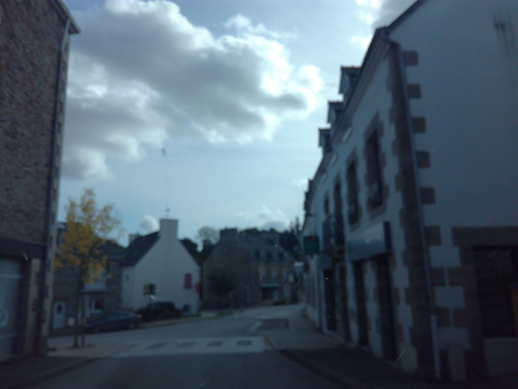 Street view near Le Manoir du Quengo, Rohan — © kriom (CC BY-SA · Mapillary)