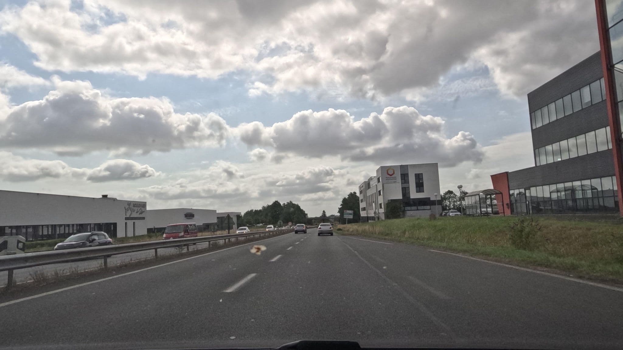 Street view near Brit Hotel Saint-Brieuc Plérin, Plérin — © Efehn (CC BY-SA · Mapillary)