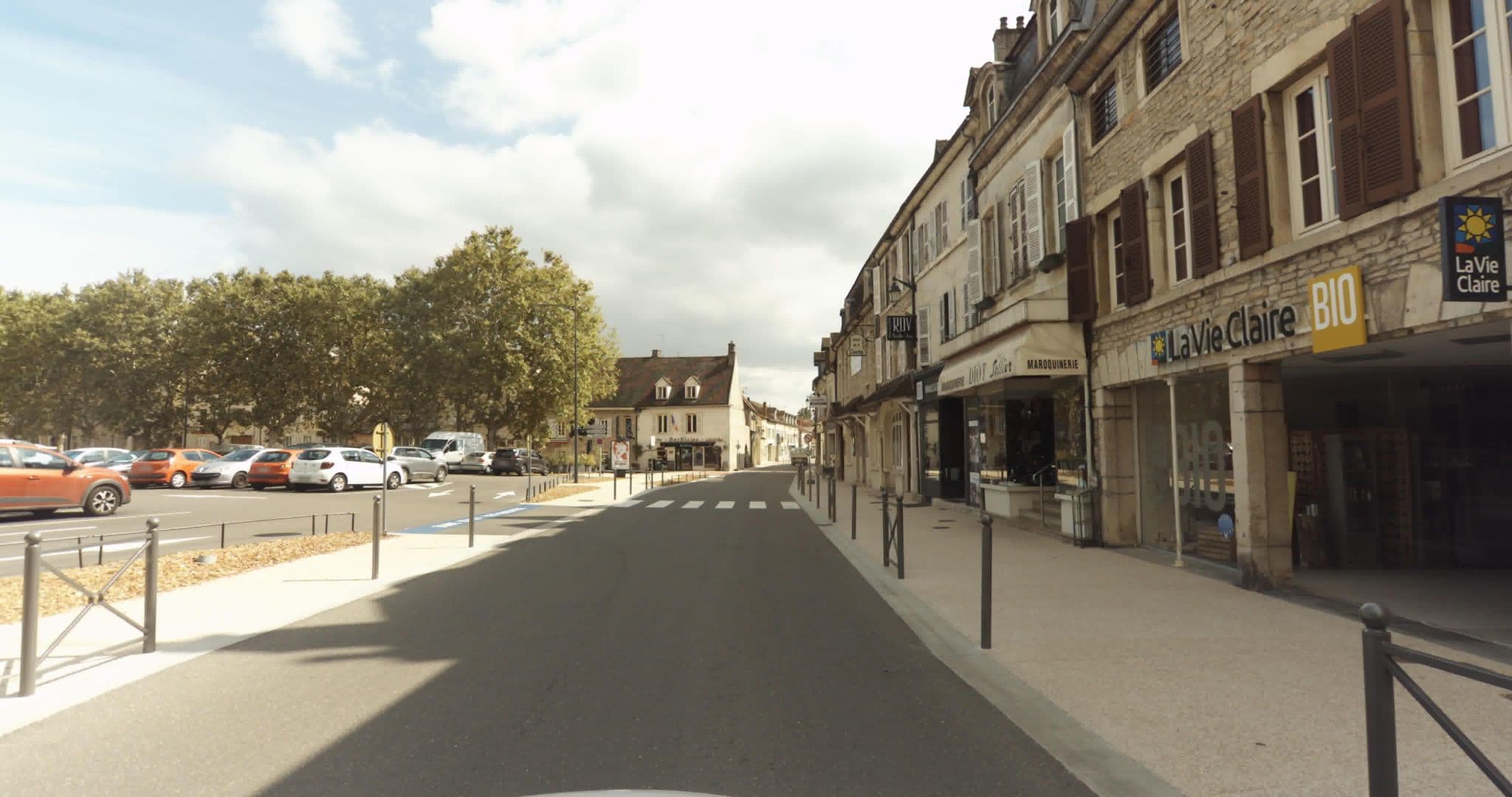 Street view near Hôtel de la Cloche, Beaune — © sogefi (CC BY-SA · Mapillary)