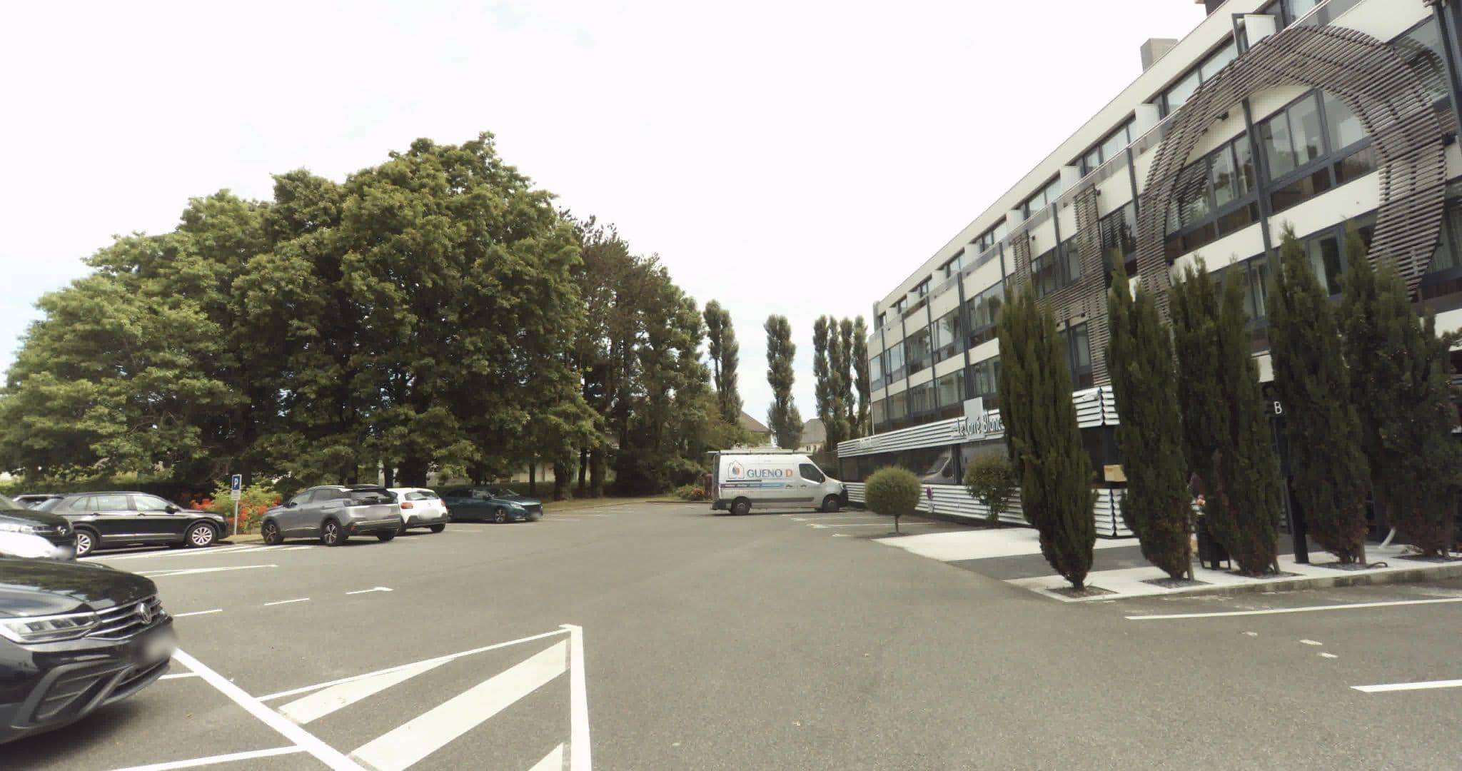 Street view near Brit Hotel Saint Brieuc, Langueux — © sogefi (CC BY-SA · Mapillary)