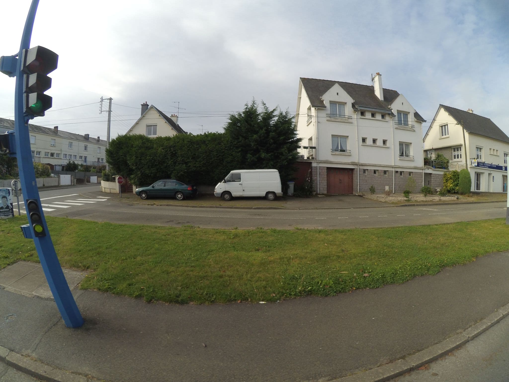 Street view near Foyer des Jeunes Travailleurs de Guingamp, Guingamp — © stephanep (CC BY-SA · Mapillary)
