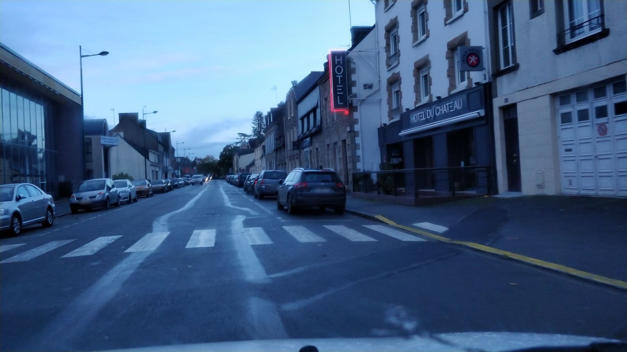Street view near The Originals City, Hôtel du Château, Pontivy (Inter-Hotel), Pontivy — © mgageo (CC BY-SA · Mapillary)
