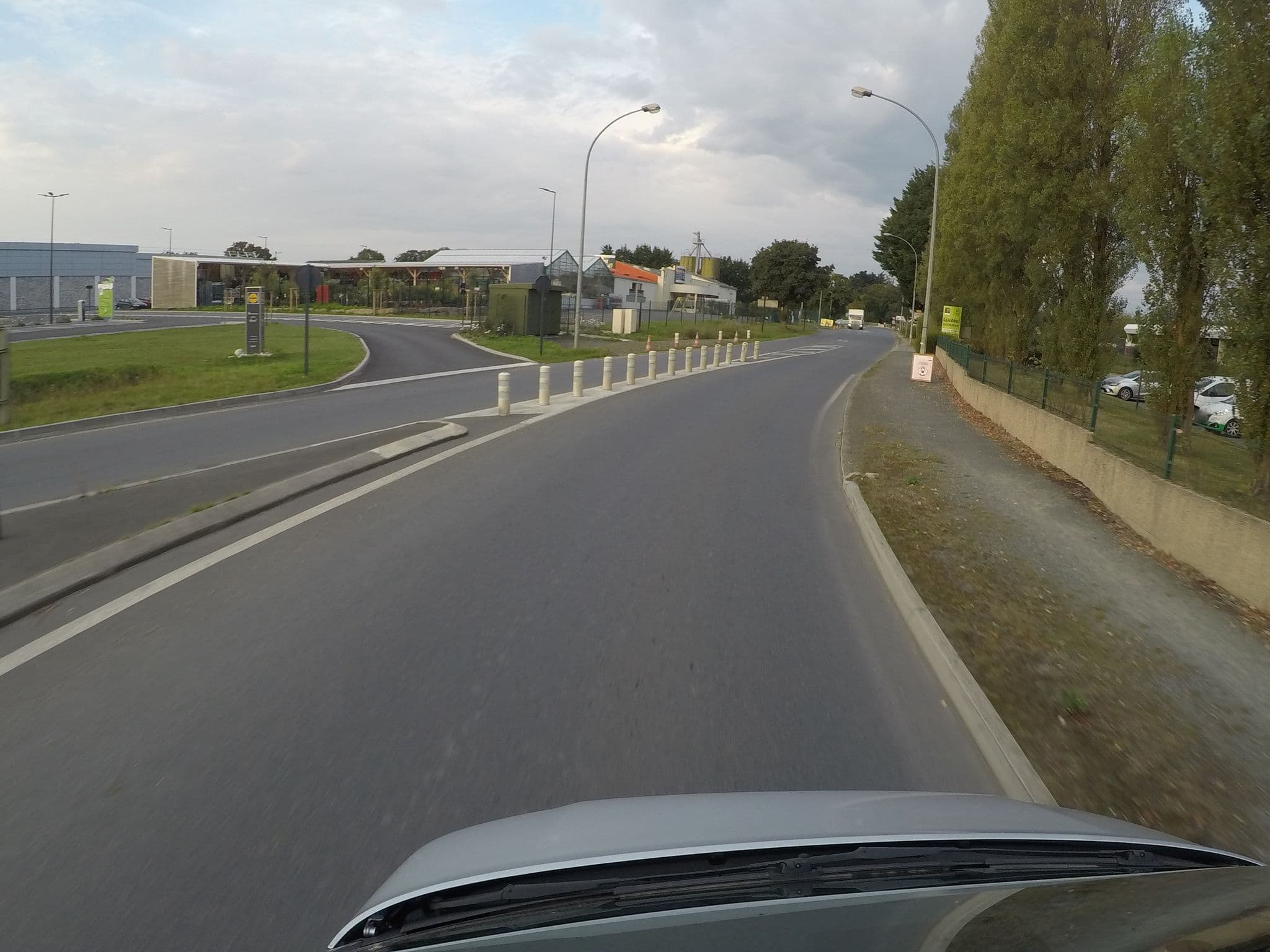 Street view near Logis Hôtel Lucotel, Lanvollon — © gwendal (CC BY-SA · Mapillary)