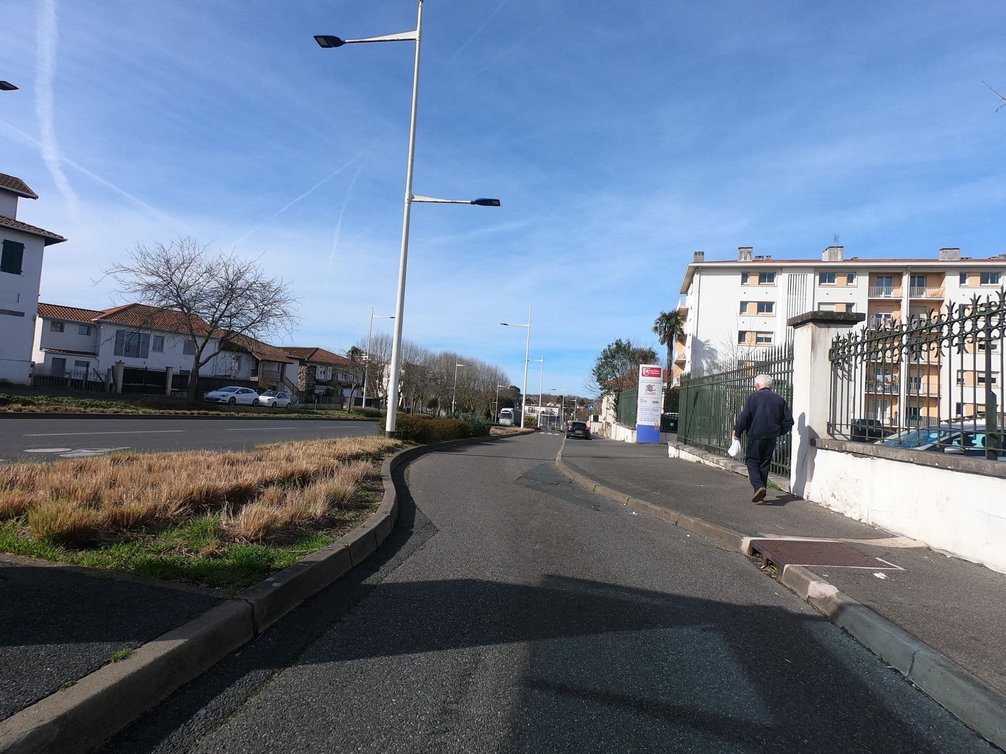 Street view near Amatcho Hotel Anton, Bayonne — © txominh (CC BY-SA · Mapillary)