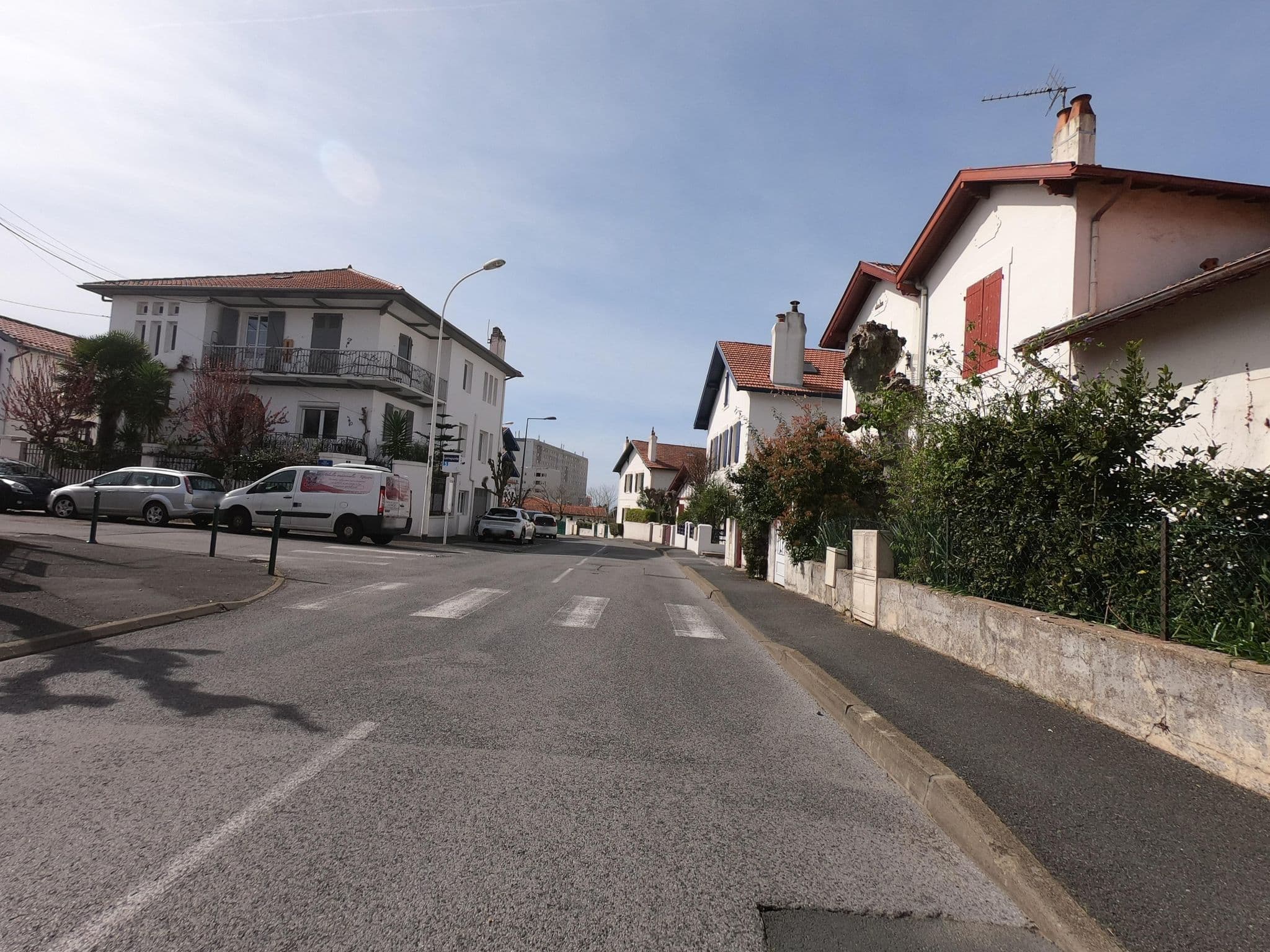 Street view near Arima Biarritz, Biarritz — © txominh (CC BY-SA · Mapillary)