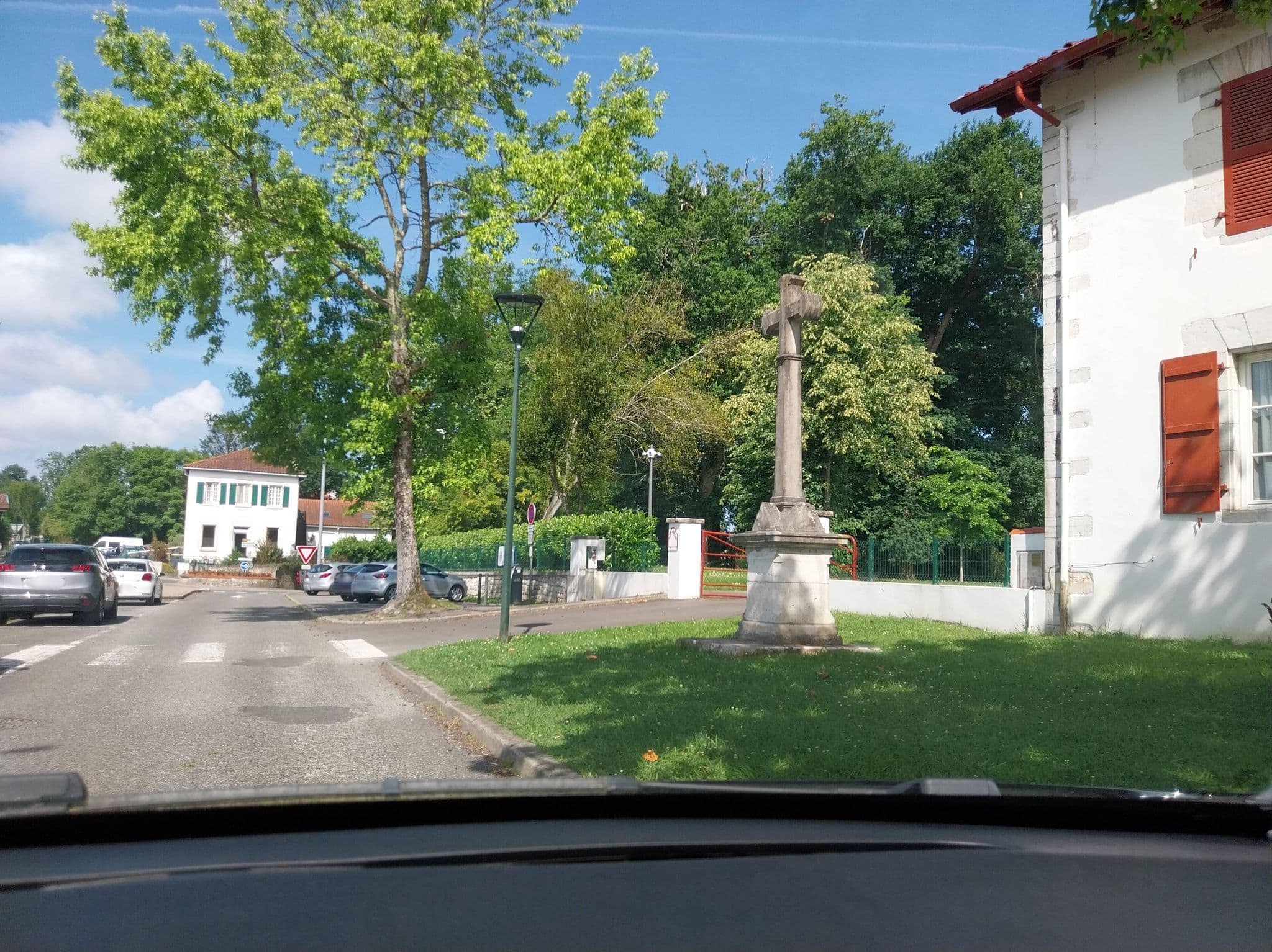 Street view near Auberge l'Estanquet, Urt — © floetcheto (CC BY-SA · Mapillary)