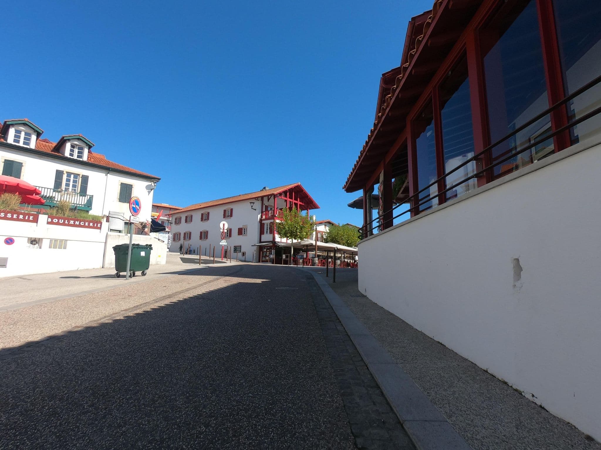 Street view near Hotel Restaurant Elissaldia, Bidart — © txominh (CC BY-SA · Mapillary)