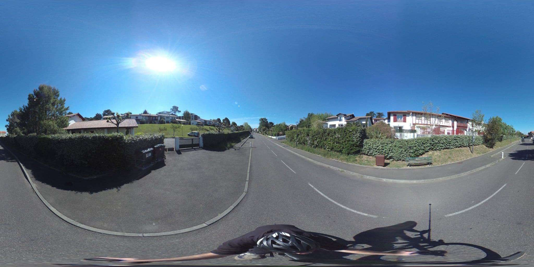 Street view near Résidence Prestige Odalys Domaine Iratzia, Saint-Jean-de-Luz — © geovelo (CC BY-SA · Mapillary)