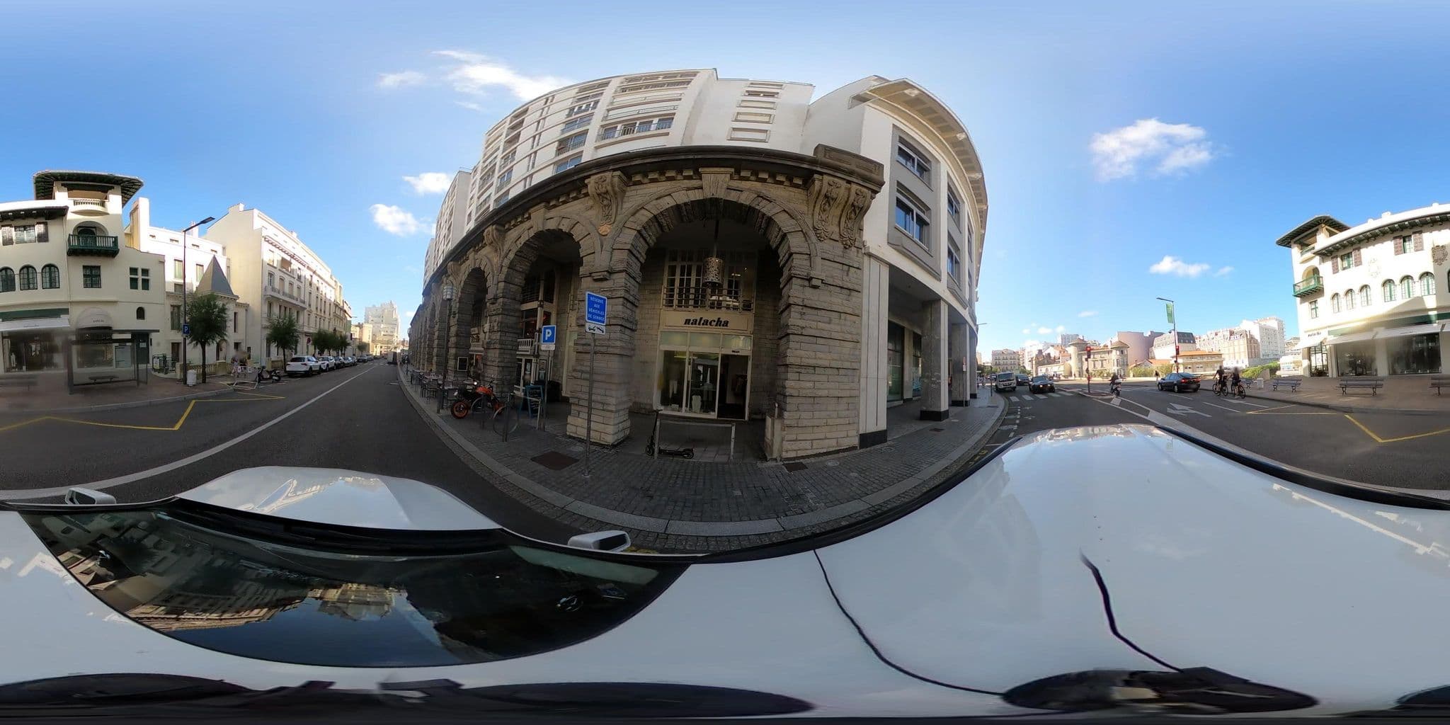 Street view near Hôtel de Ville Biarritz, Biarritz — © sanjorgepinho (CC BY-SA · Mapillary)