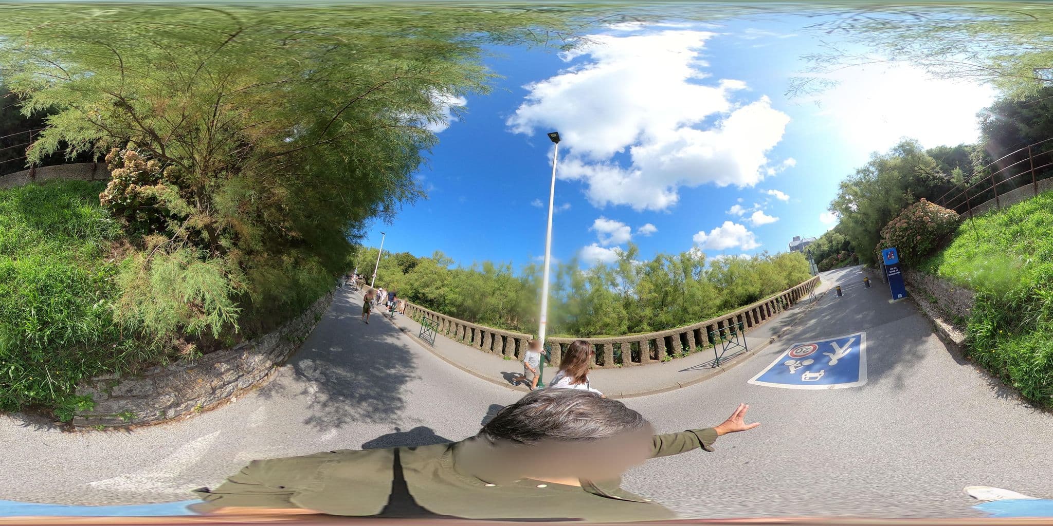 Street view near Villa le Goeland, Biarritz — © sanjorgepinho (CC BY-SA · Mapillary)