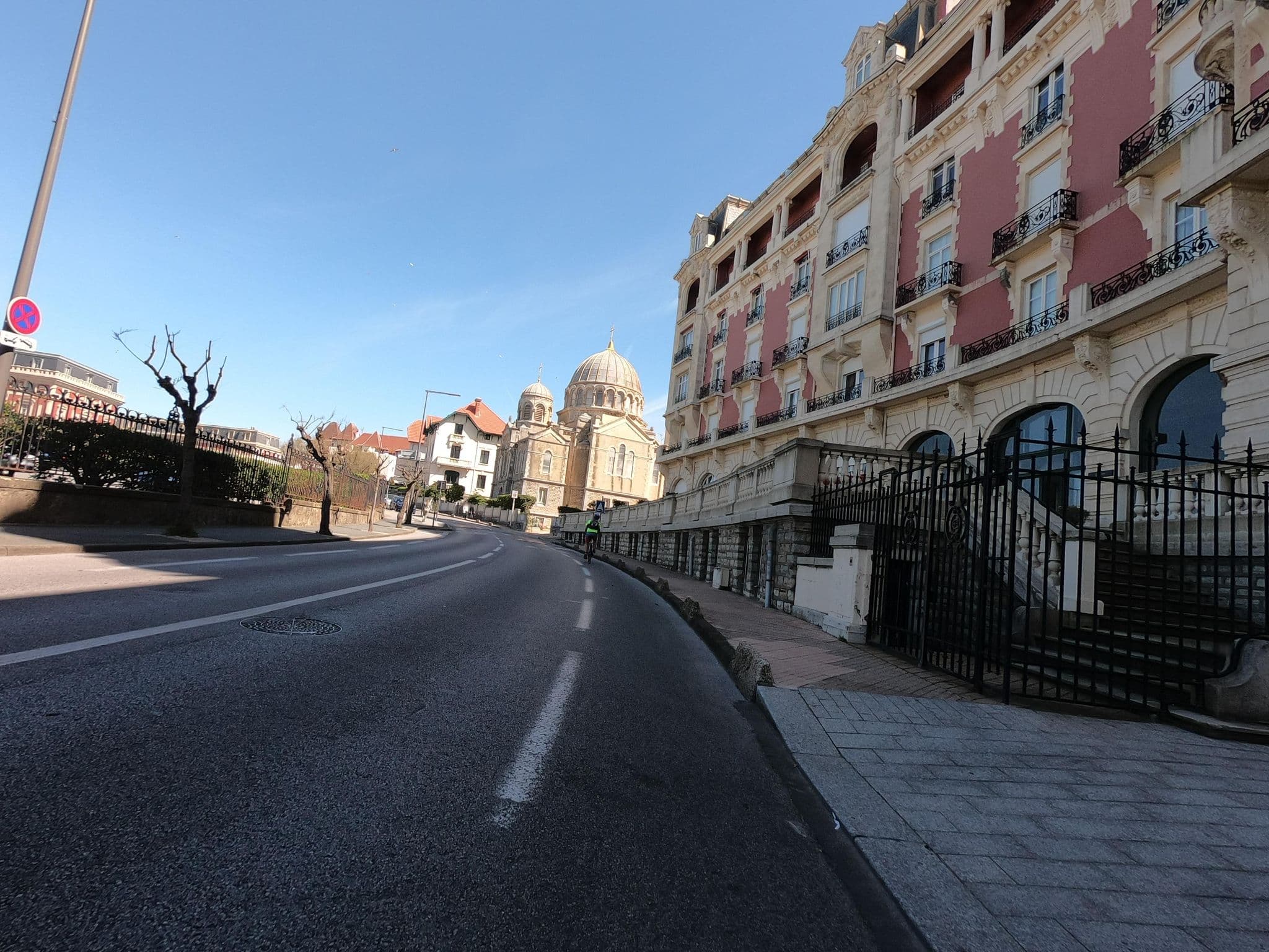 Street view near Carlton, Biarritz — © txominh (CC BY-SA · Mapillary)