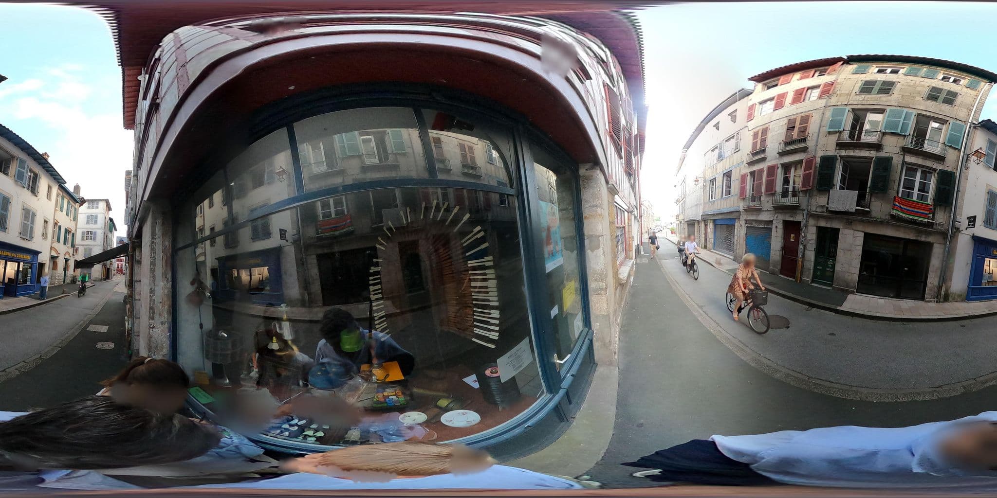 Street view near Le Bacchus Bar le Corsaire, Bayonne — © sanjorgepinho (CC BY-SA · Mapillary)