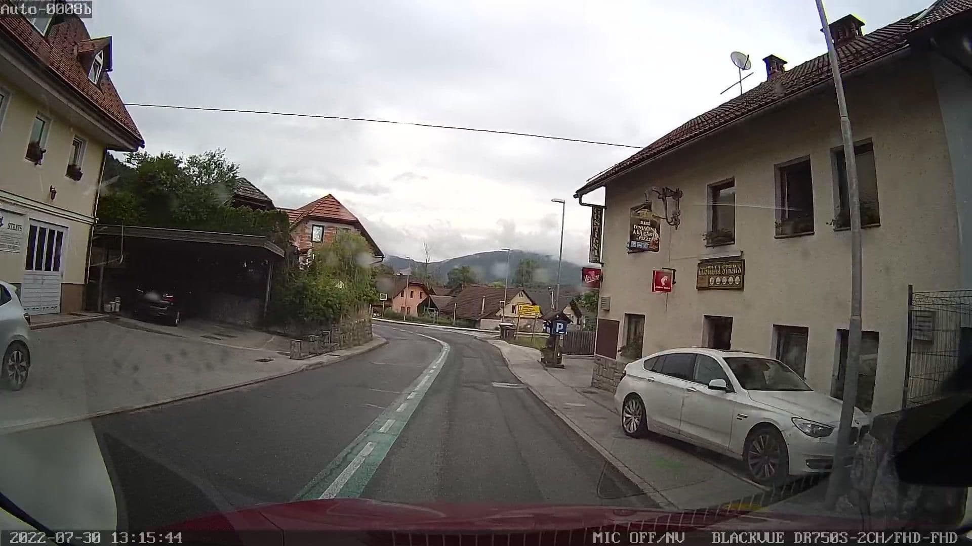 Street view near Gostilna in prenočišča Štravs Rado Štravs s.p., Straža — © rdnnk (CC BY-SA · Mapillary)