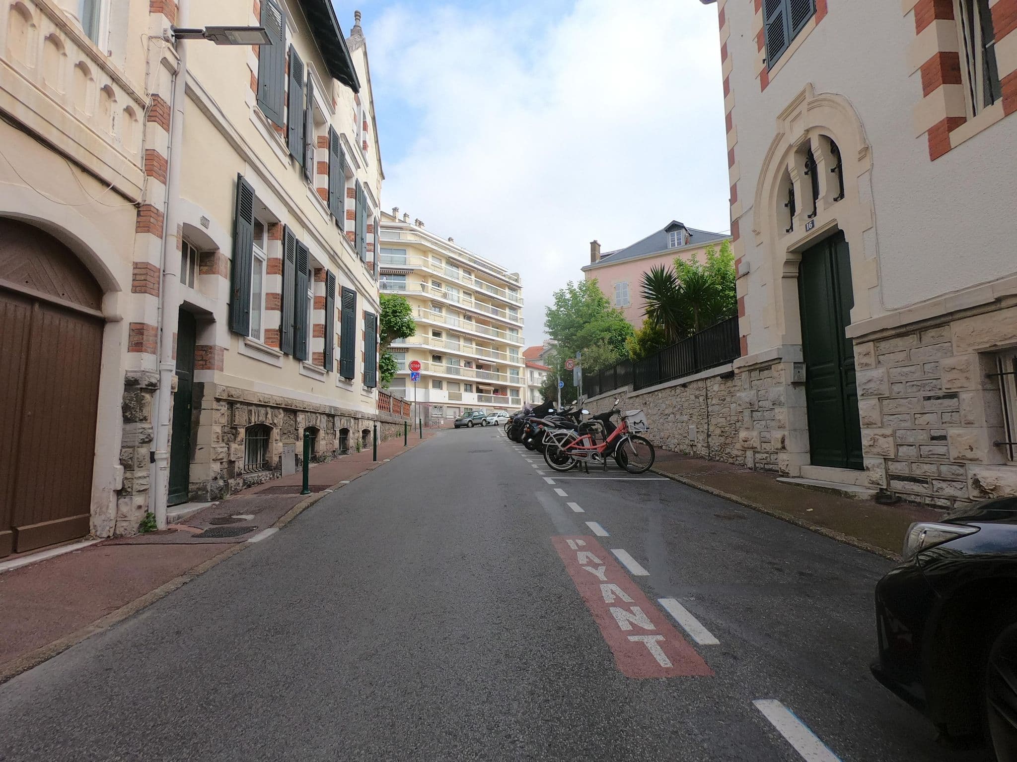 Street view near La Casa Cosy, Biarritz — © txominh (CC BY-SA · Mapillary)