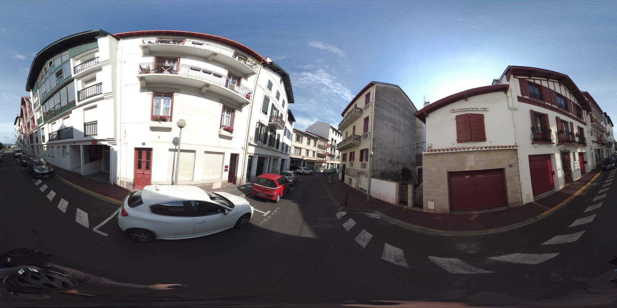 Street view near Rental Apartment les Corsaires, Saint-Jean-de-Luz — © geovelo (CC BY-SA · Mapillary)