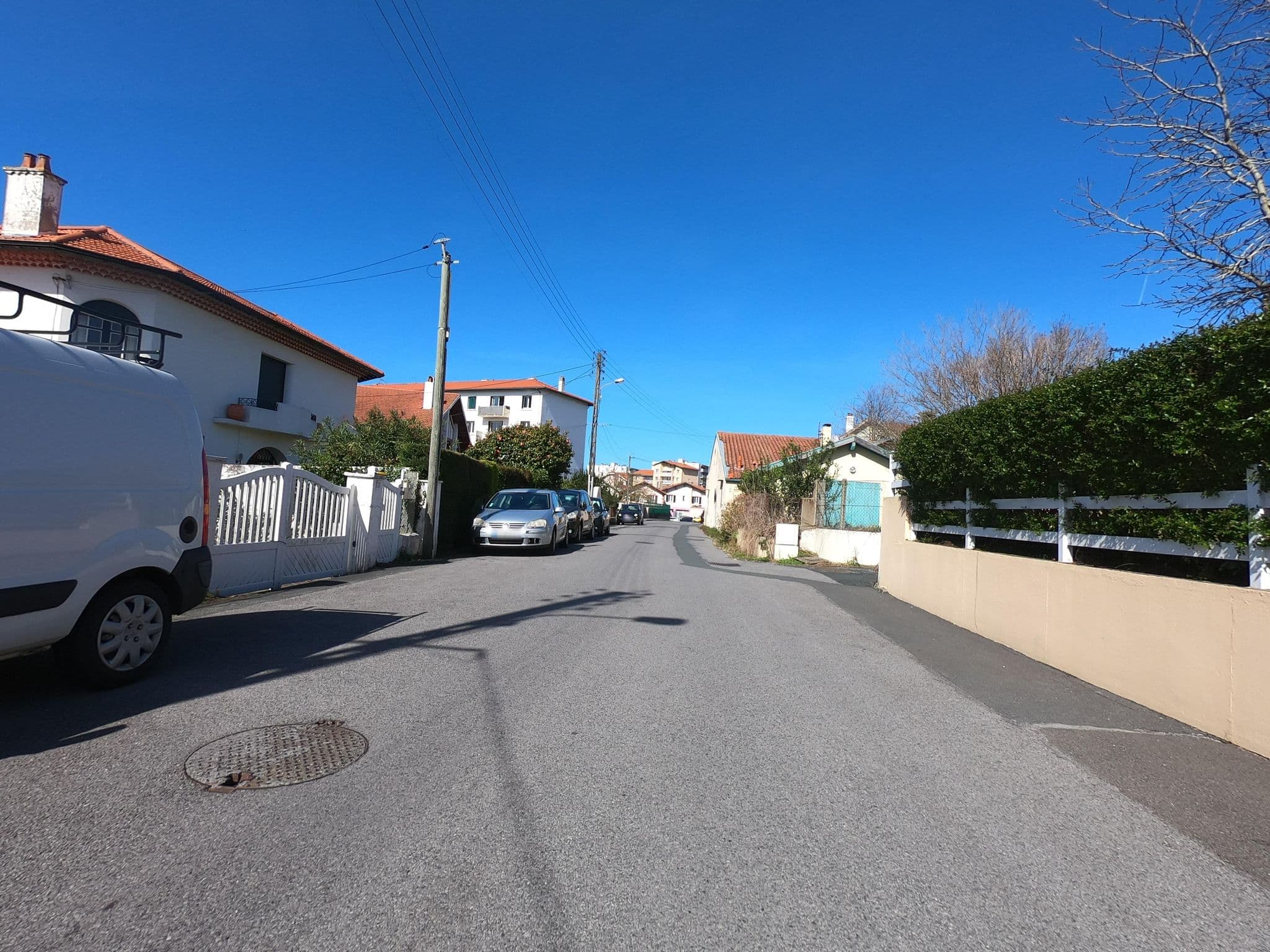 Street view near Les Hortensias, Anglet — © txominh (CC BY-SA · Mapillary)