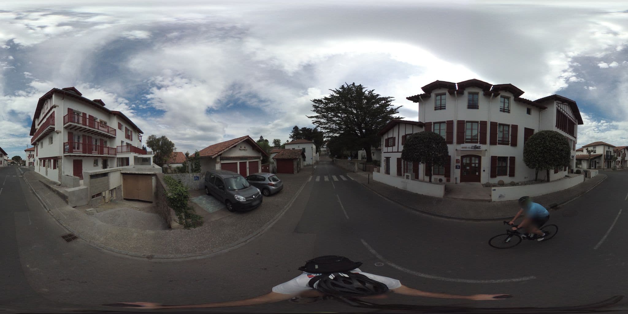 Street view near Briketenia Hôtel-Restaurant, Guéthary — © geovelo (CC BY-SA · Mapillary)