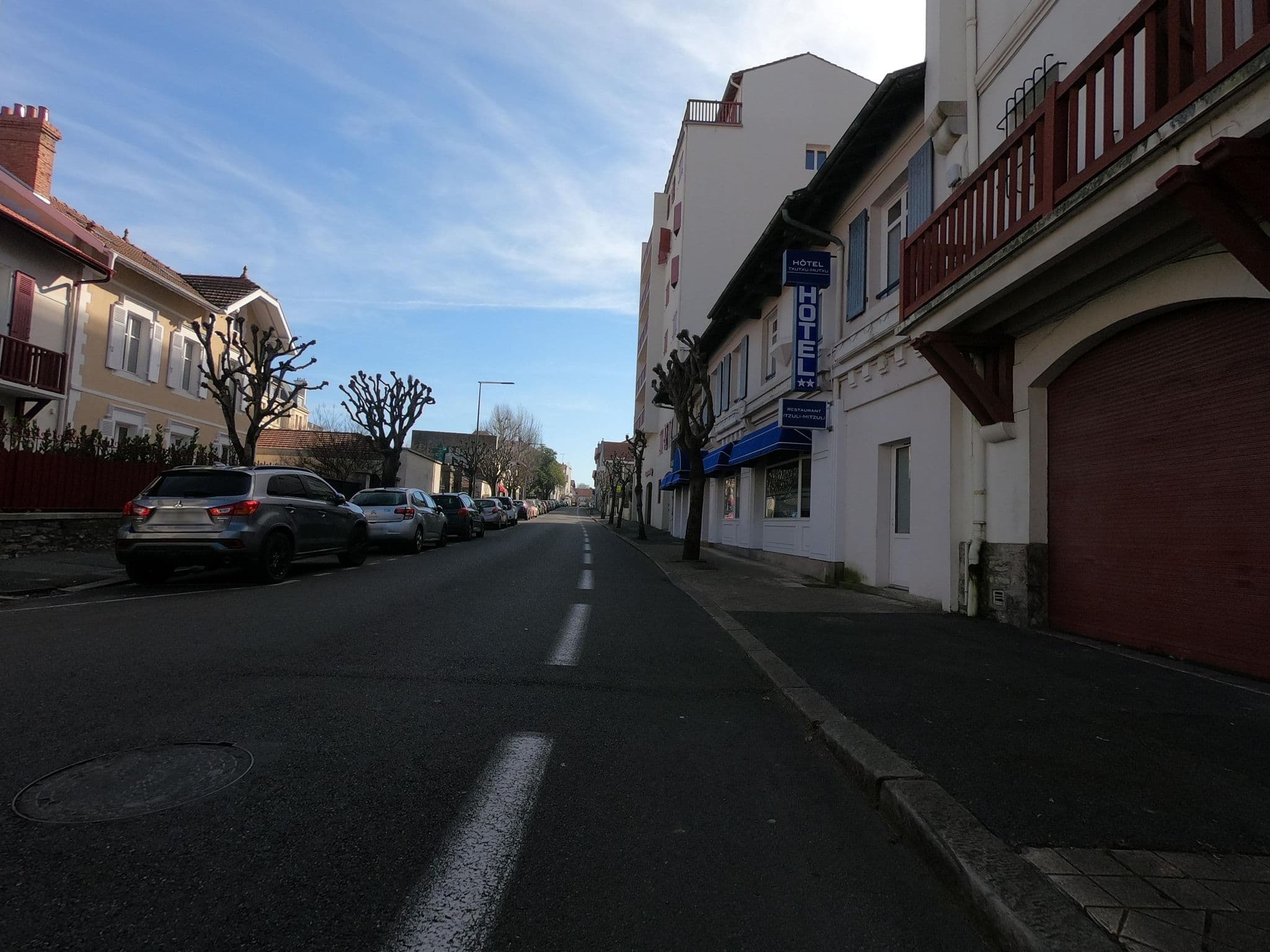 Street view near Hotel Txutxu Muxtu, Biarritz — © txominh (CC BY-SA · Mapillary)