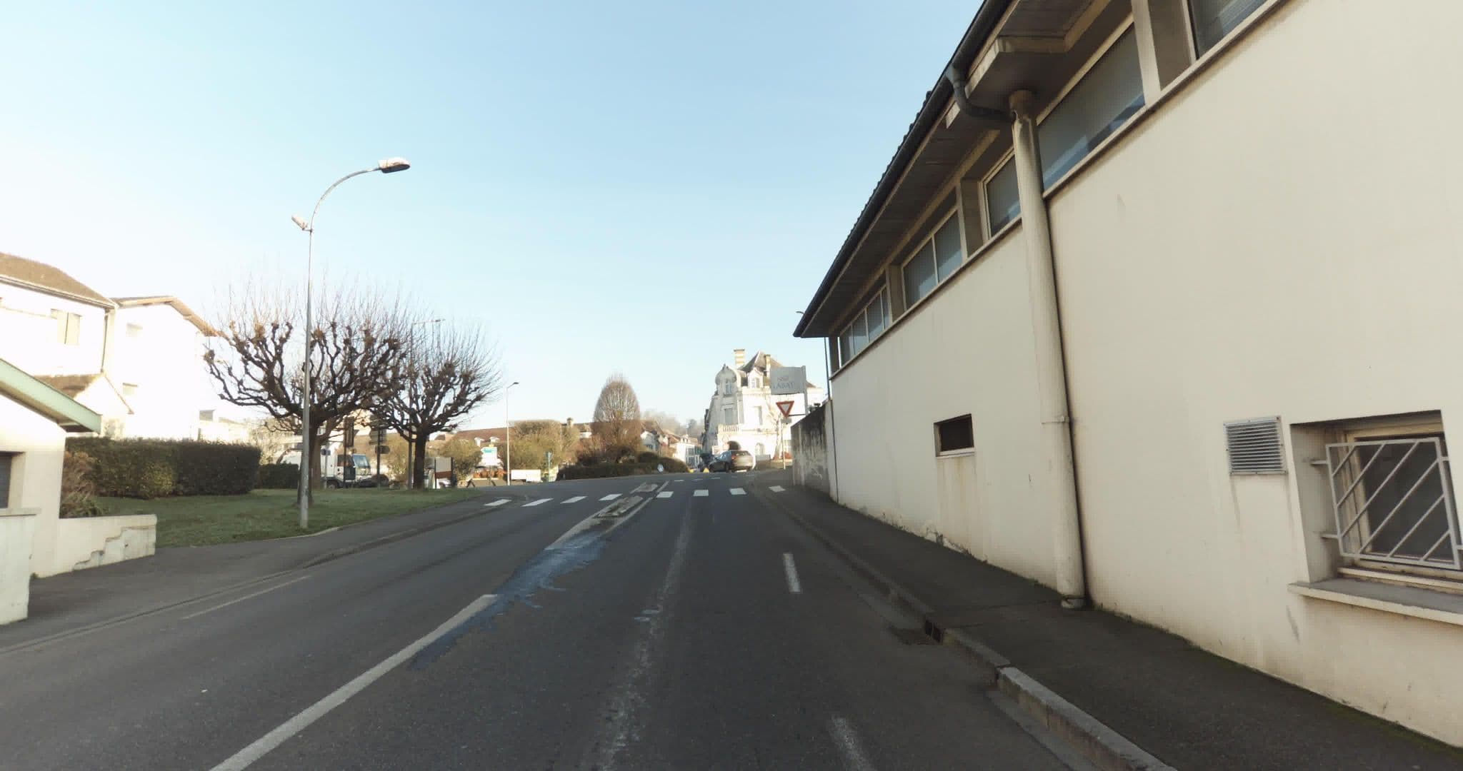 Street view near Hôtel Labat anciennement clinique Labat, Orthez — © sogefi (CC BY-SA · Mapillary)