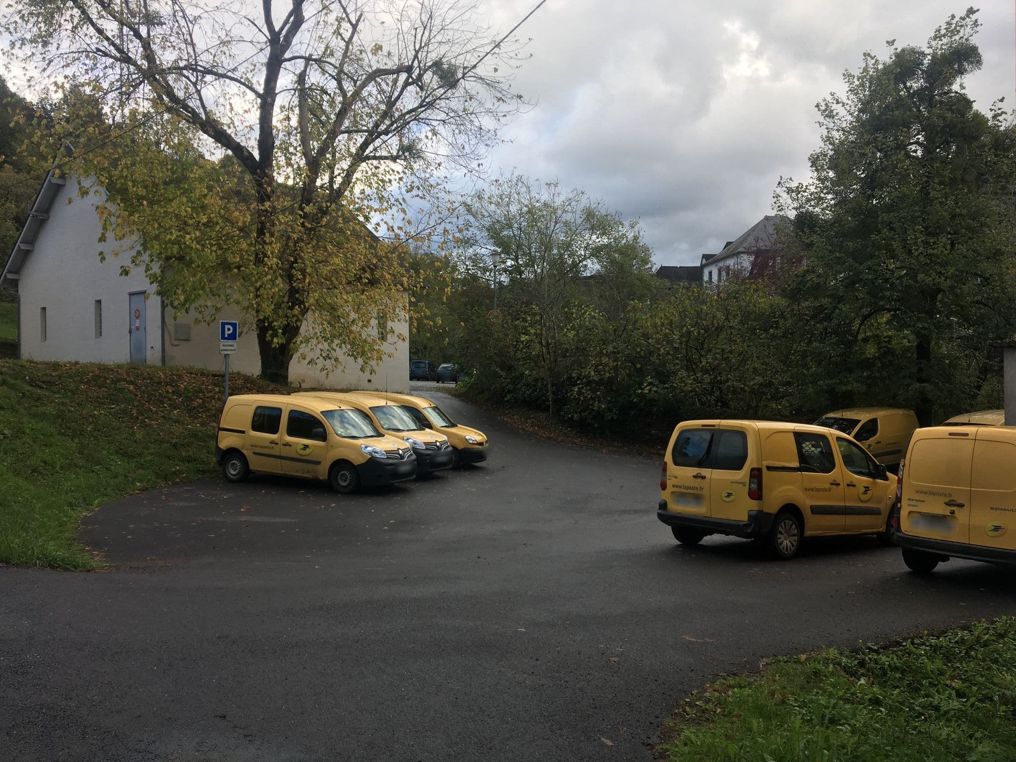 Street view near Hôtel de la Poste, Mauléon-Licharre — © charloforce (CC BY-SA · Mapillary)