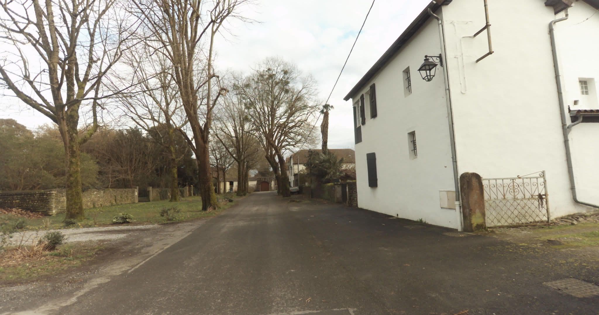 Street view near Le gite des tilleuls, Mont — © sogefi (CC BY-SA · Mapillary)
