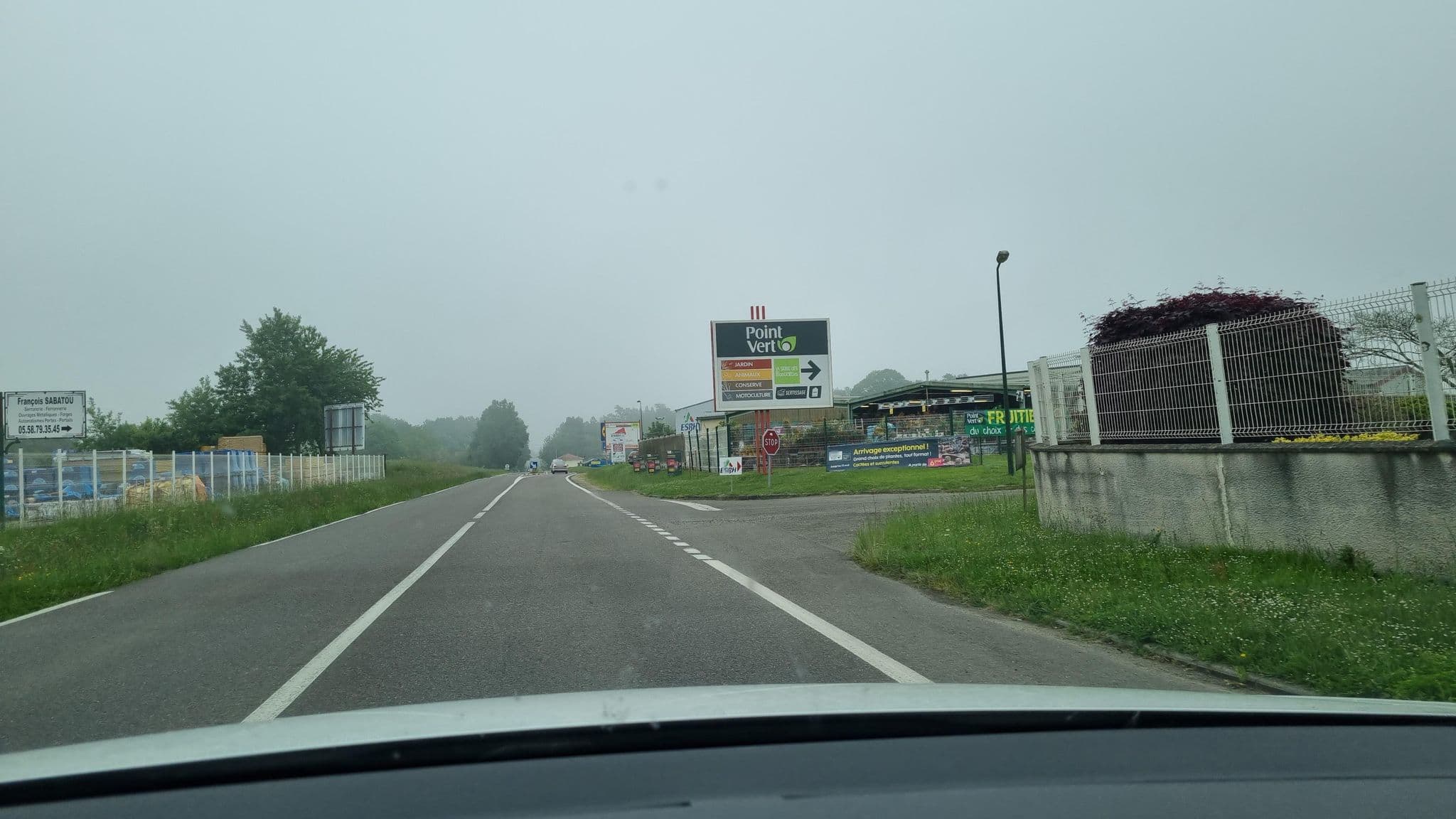 Street view near Hôtel Restaurant la Crémaillère, Hagetmau — © Mabjo (CC BY-SA · Mapillary)