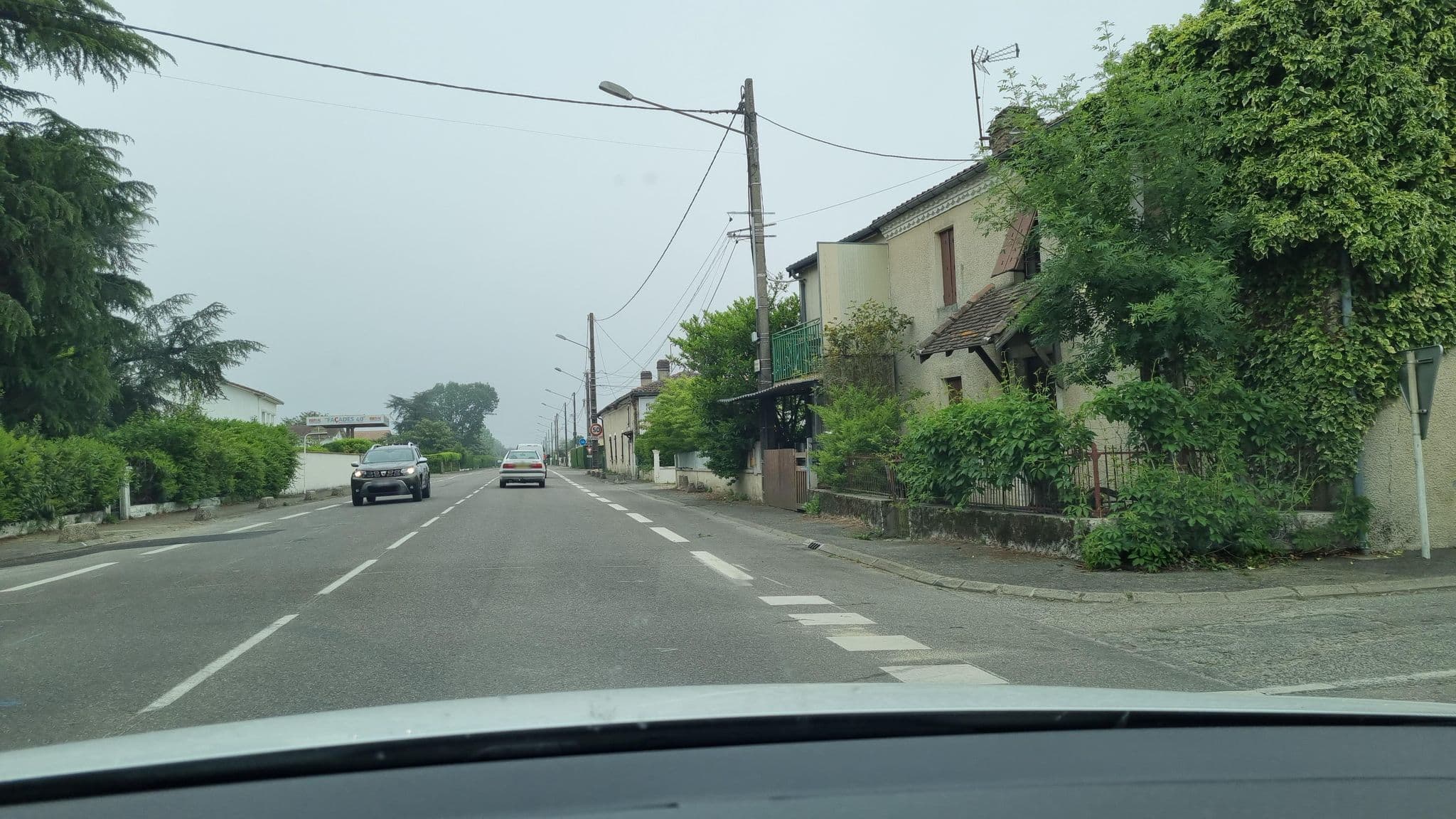Street view near Hôtel Restaurant la Crémaillère, Hagetmau — © Mabjo (CC BY-SA · Mapillary)