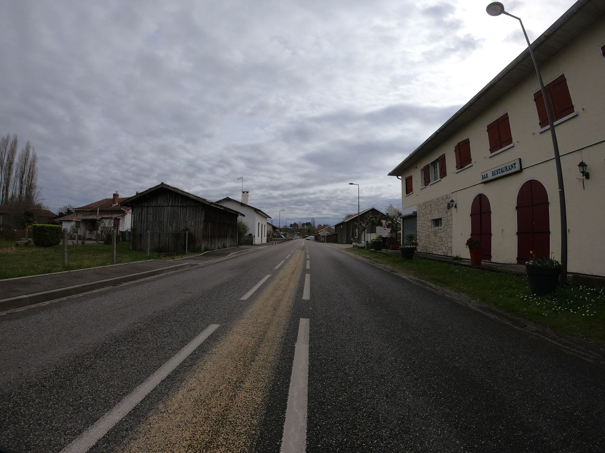 Street view near La Tonnelle, Mios — © gitouche (CC BY-SA · Mapillary)