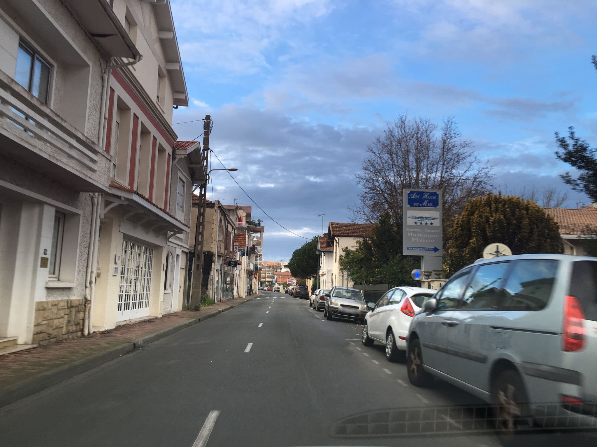 Street view near Hotel Le Provence, Arcachon — © cquest (CC BY-SA · Mapillary)