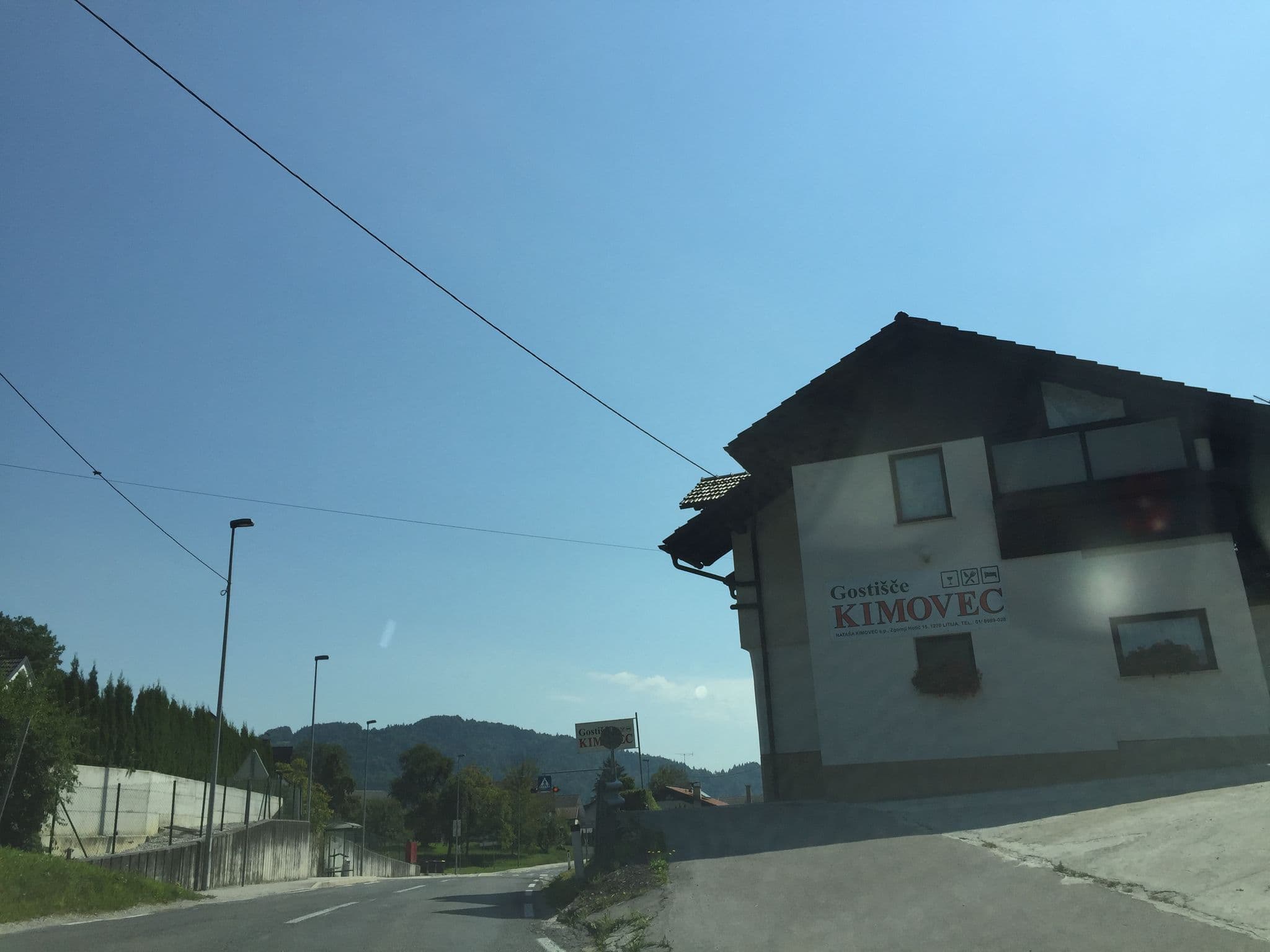 Street view near Gostišče Prenočišča Kimovec, Litija — © richlv (CC BY-SA · Mapillary)