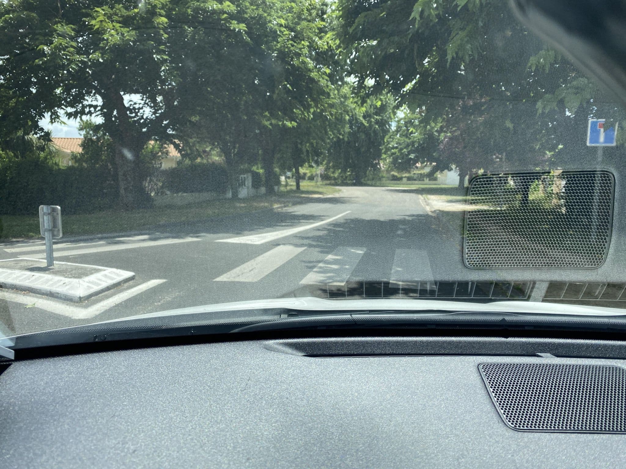 Street view near La parenthese, Lanton — © Rems (CC BY-SA · Mapillary)