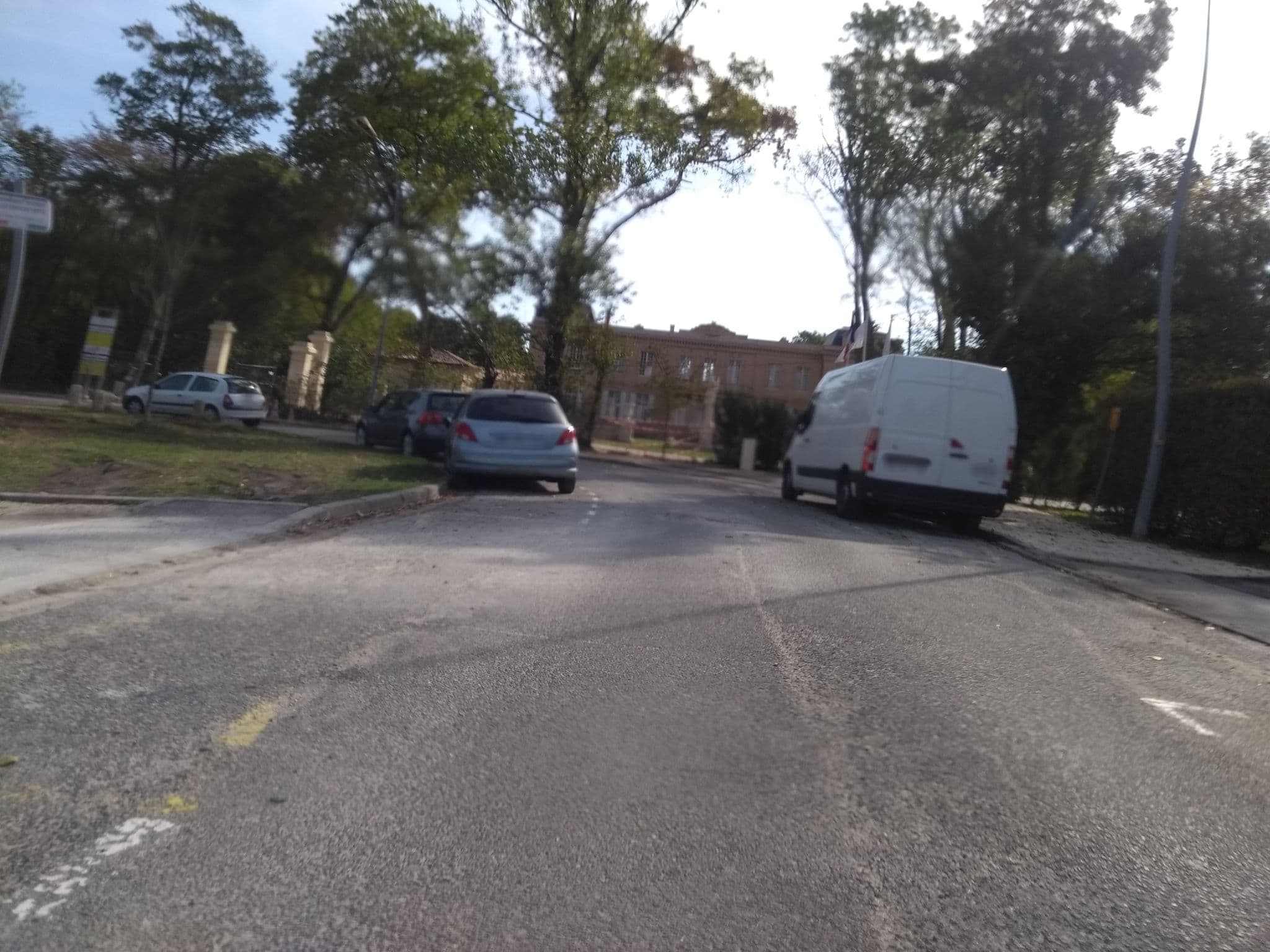 Street view near La Reserve de Chateau Raba, Talence — © gitouche (CC BY-SA · Mapillary)