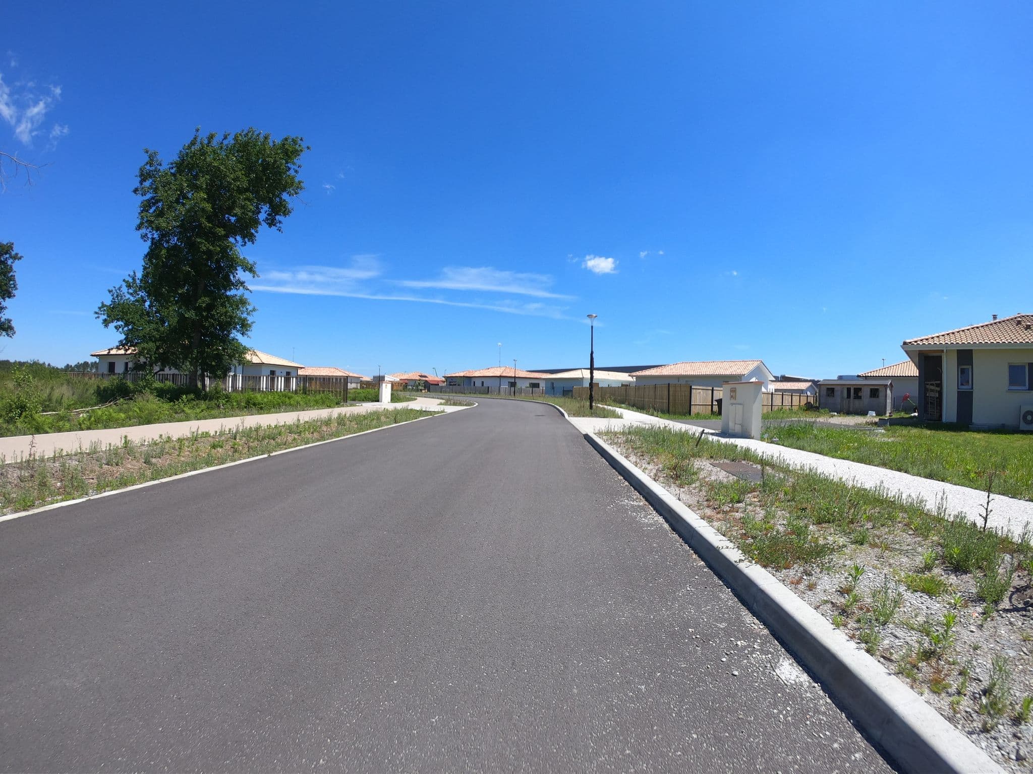 Street view near 10 Rue Nelson Mandela, Mios — © gitouche (CC BY-SA · Mapillary)