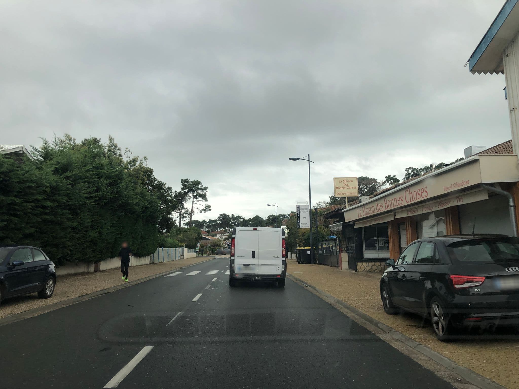 Street view near Village des Canonniers, Arcachon — © max93600 (CC BY-SA · Mapillary)