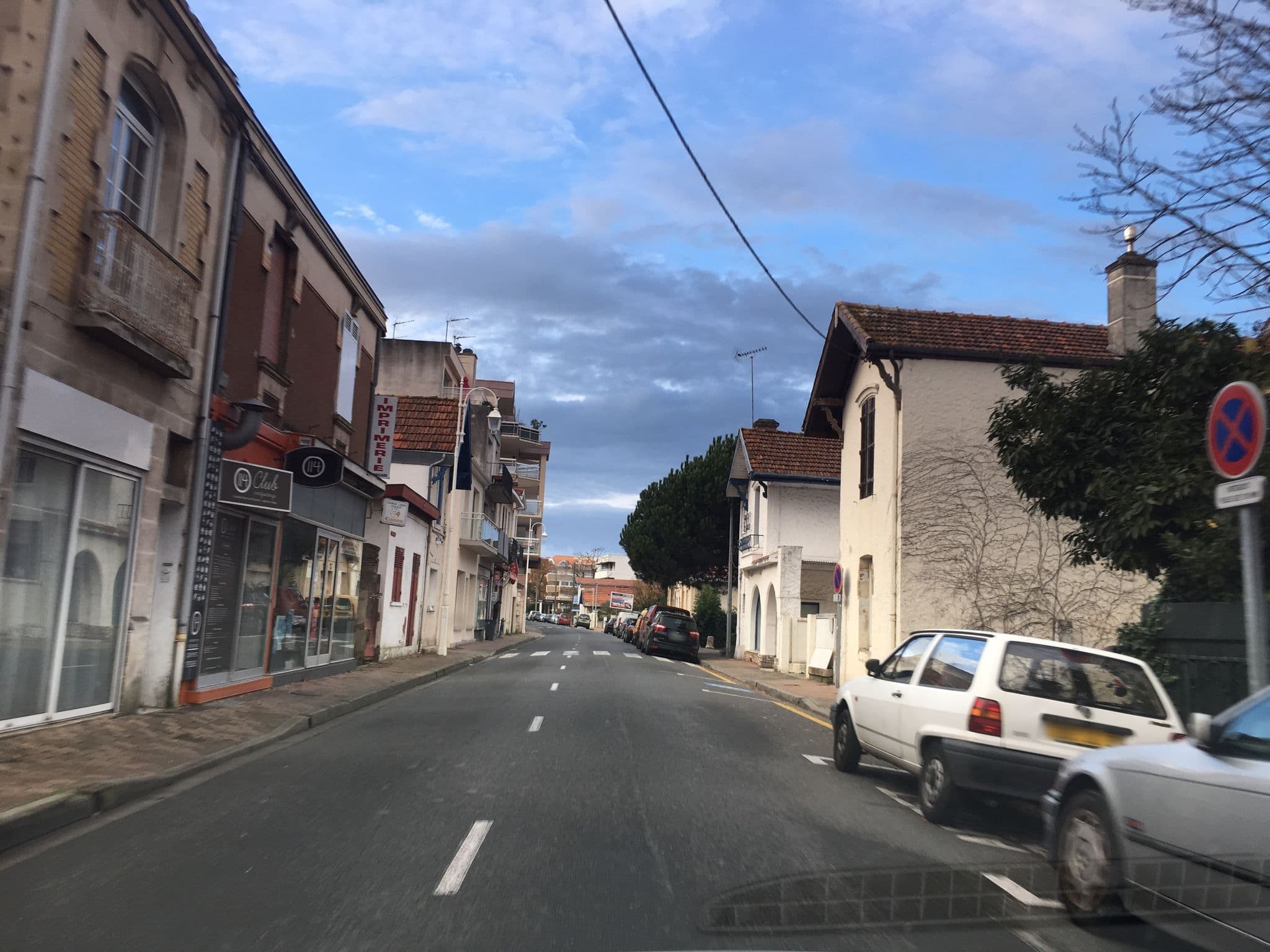 Street view near Hôtel Arc, Arcachon — © cquest (CC BY-SA · Mapillary)