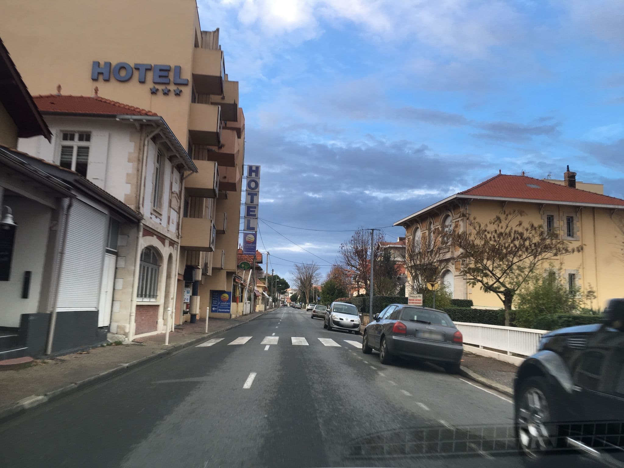 Street view near Hôtel Aquamarina, Arcachon — © cquest (CC BY-SA · Mapillary)