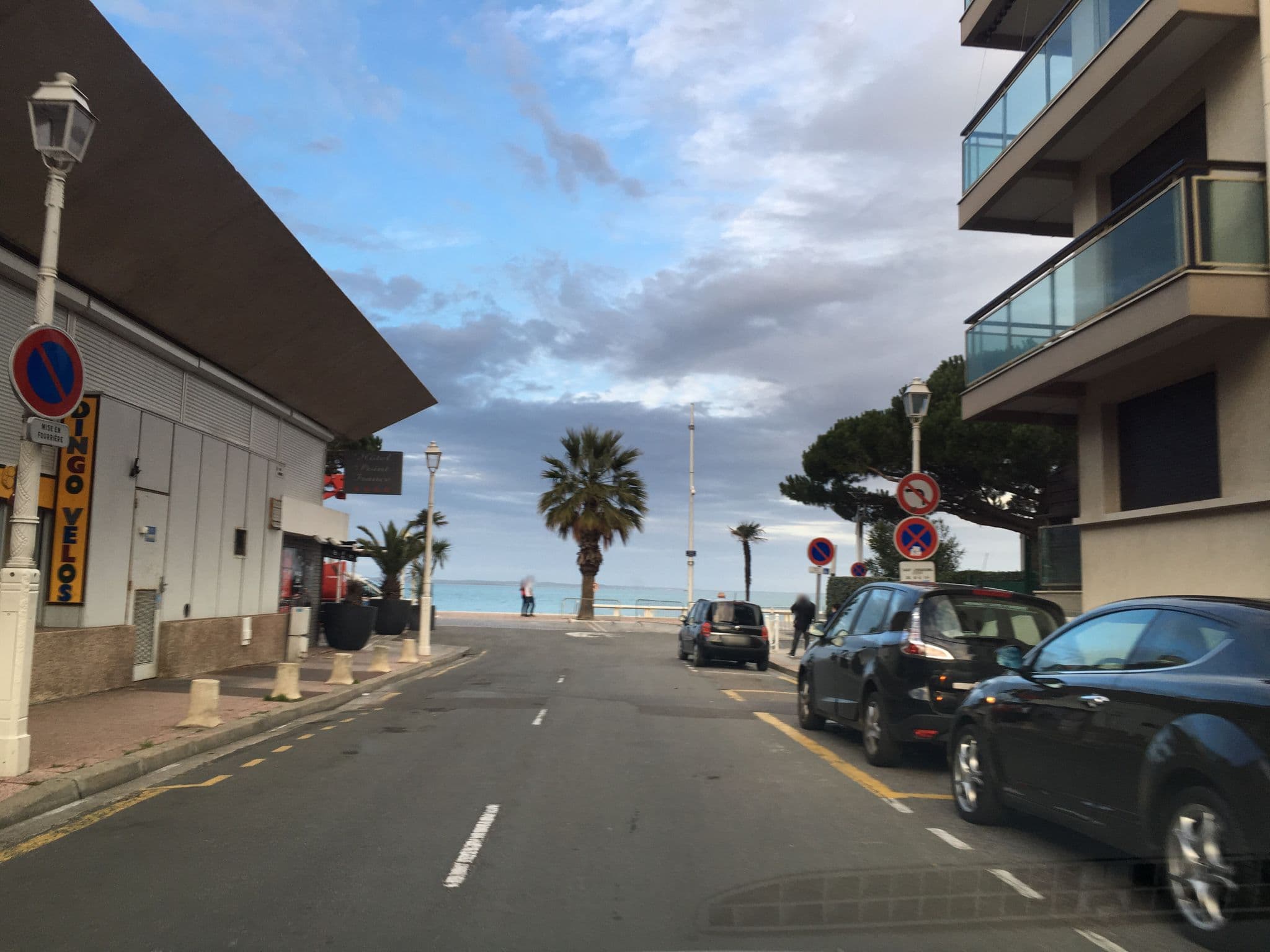Street view near Le studio de la plage centrale, Arcachon — © cquest (CC BY-SA · Mapillary)