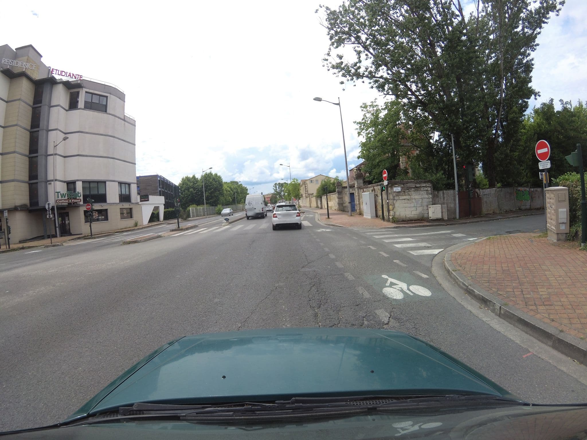 Street view near Residence Amal, Talence — © stephanep (CC BY-SA · Mapillary)