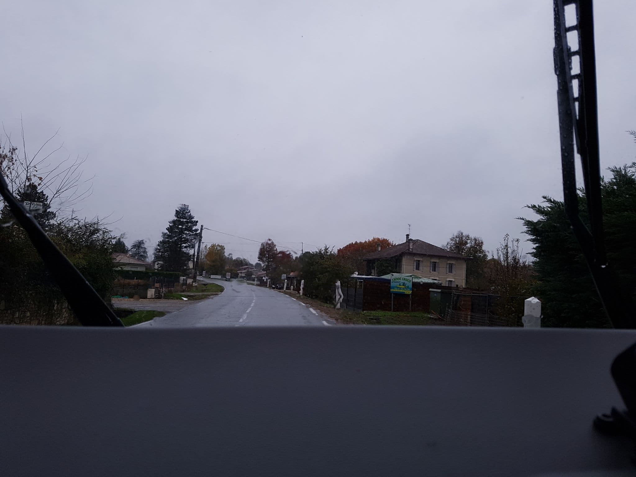 Street view near Boschetti Catherine, Salles — © bernardvoyageur (CC BY-SA · Mapillary)