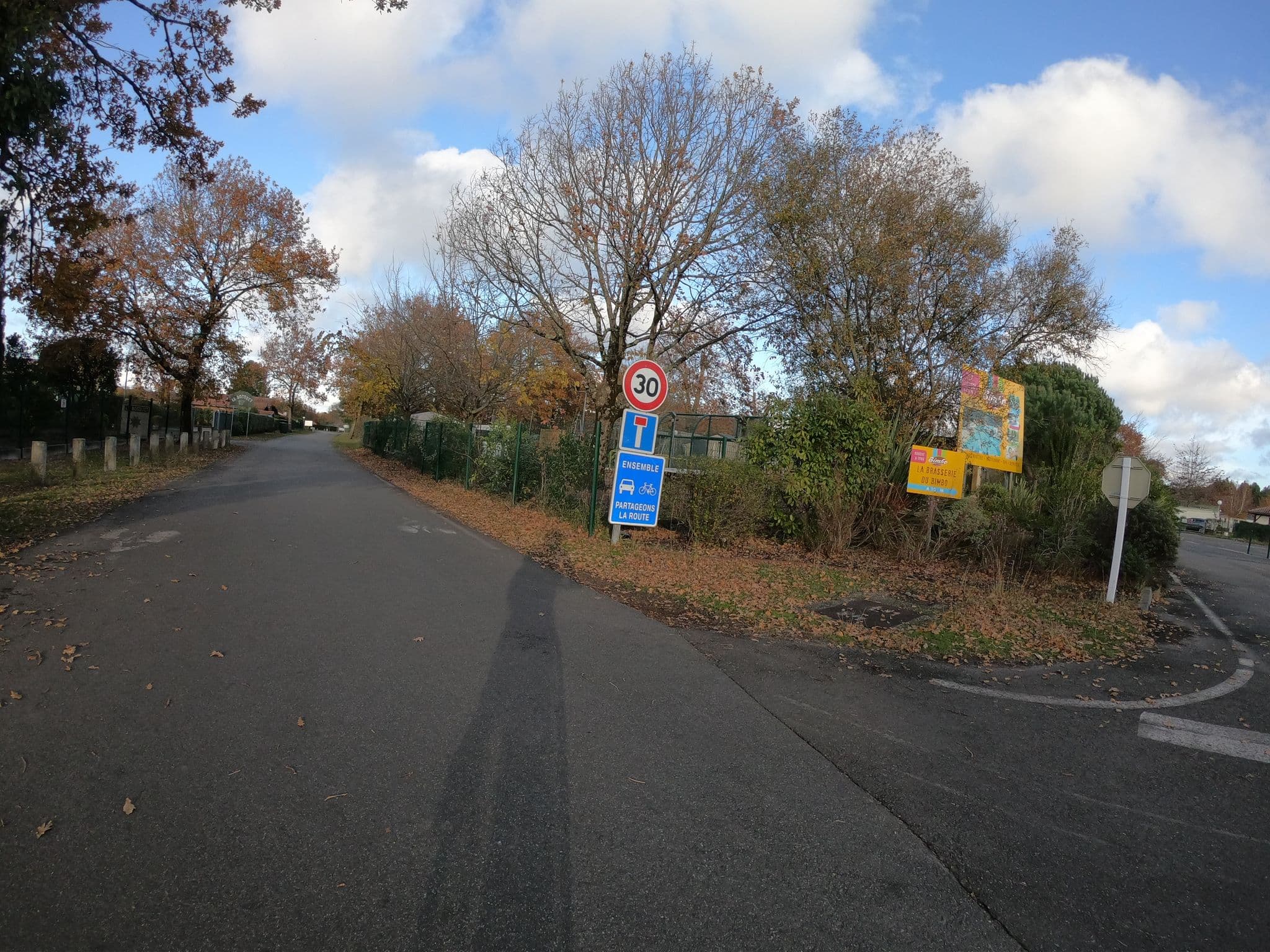 Street view near Flower Camping Bimbo, Biscarrosse — © gitouche (CC BY-SA · Mapillary)